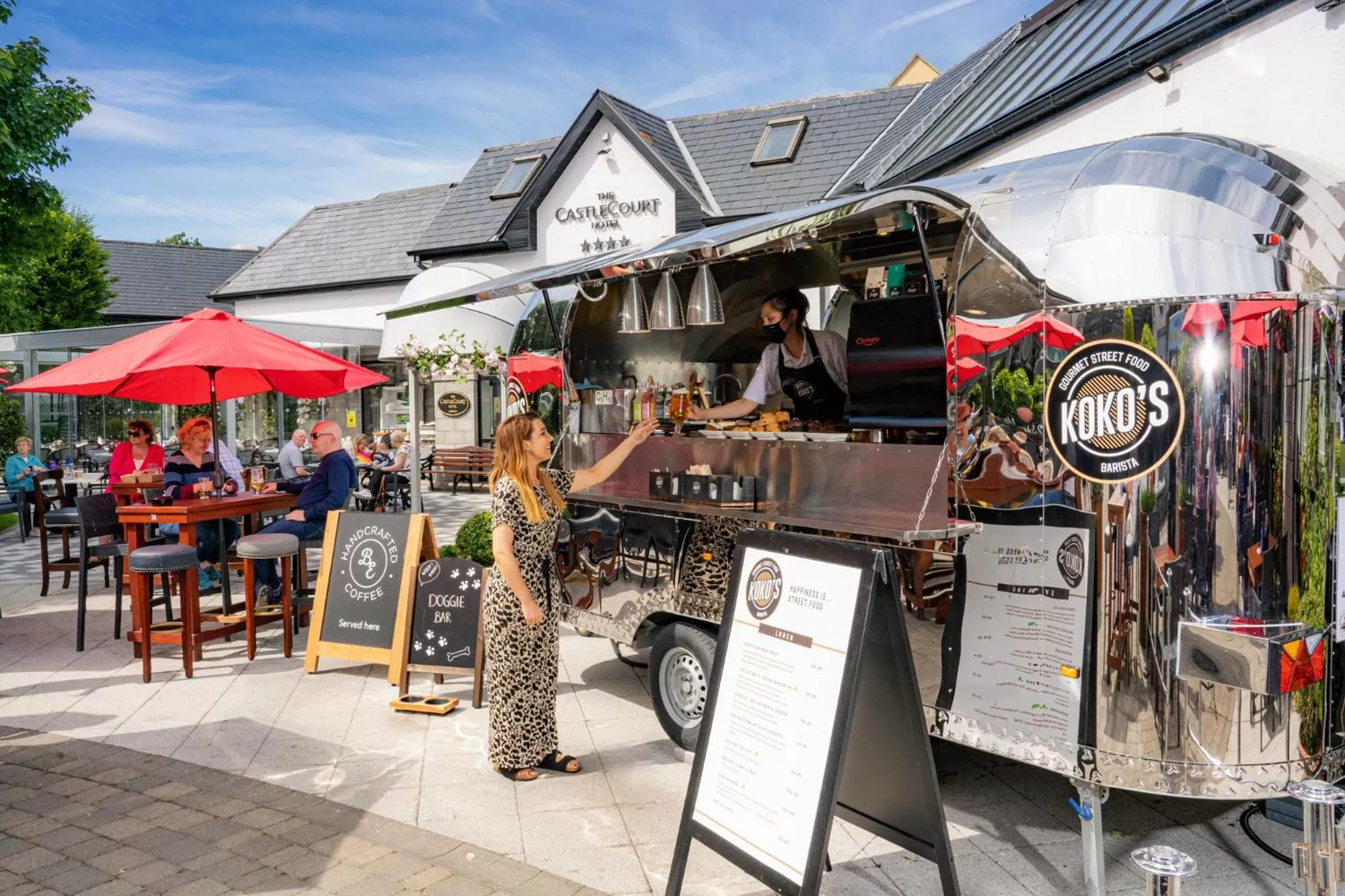 Seating area in Castlecourt Hotel, Spa & Leisure