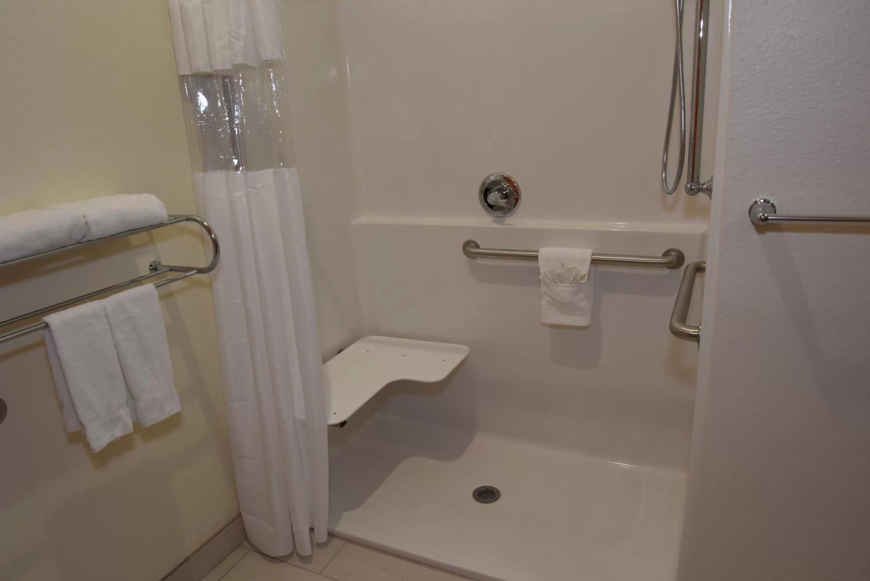 Bathroom in Home Away Kitchen Suites Enid