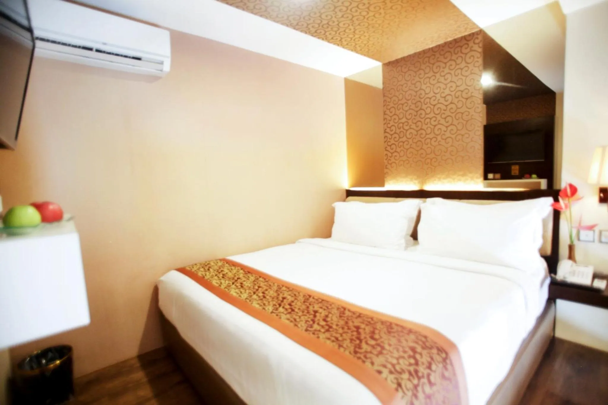 Bed in Favor Hotel Makassar City Center By LIFE