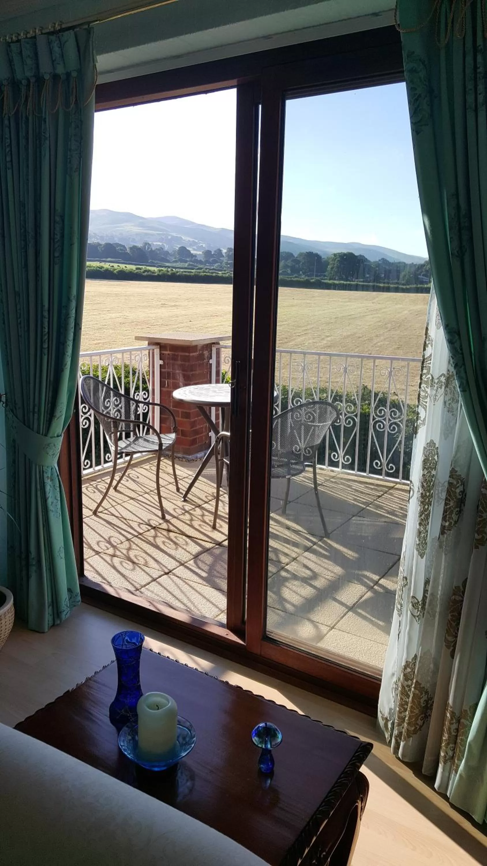 Balcony/Terrace, Mountain View in Tall Trees