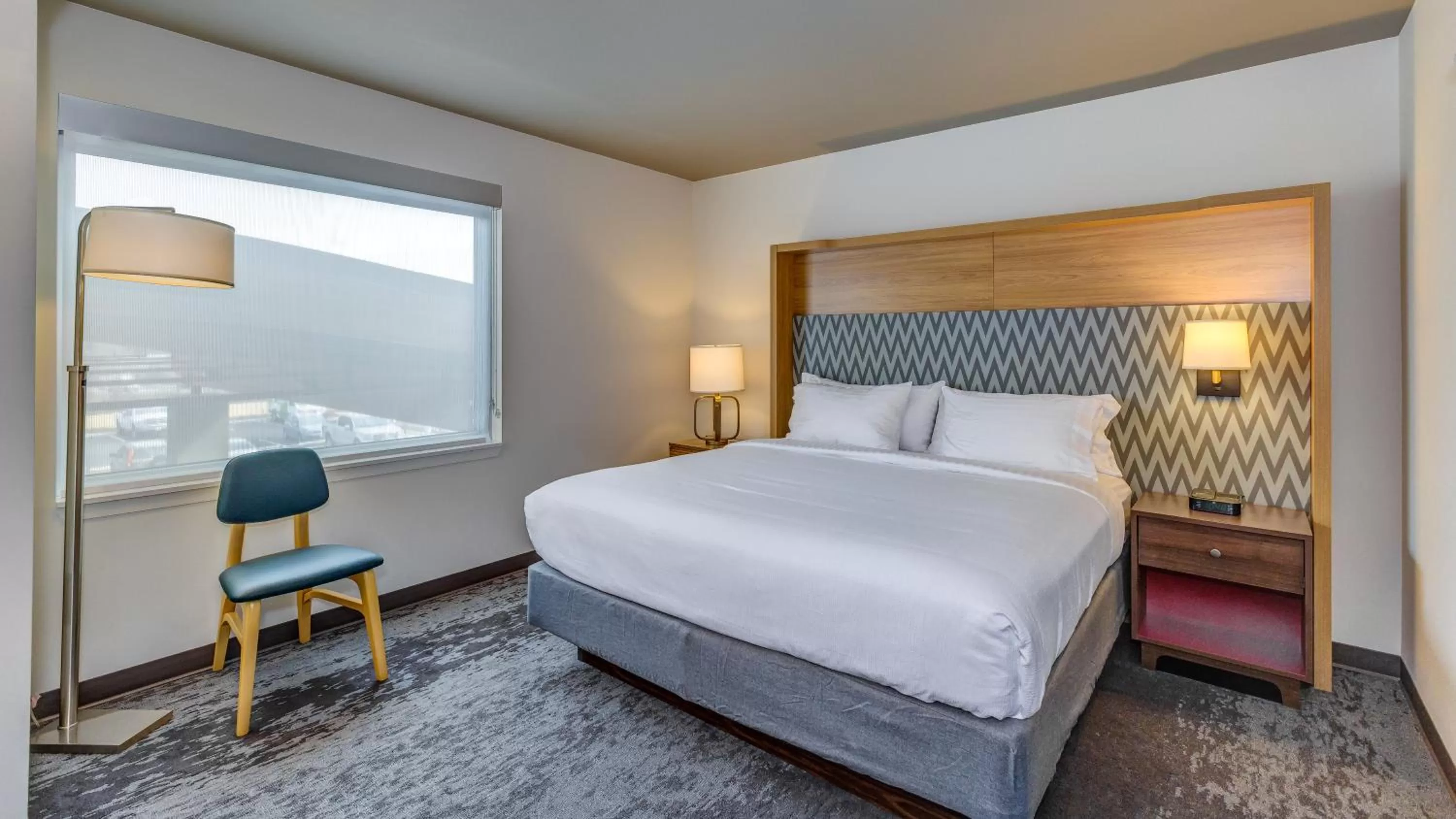Bed in Holiday Inn & Suites Bellingham by IHG