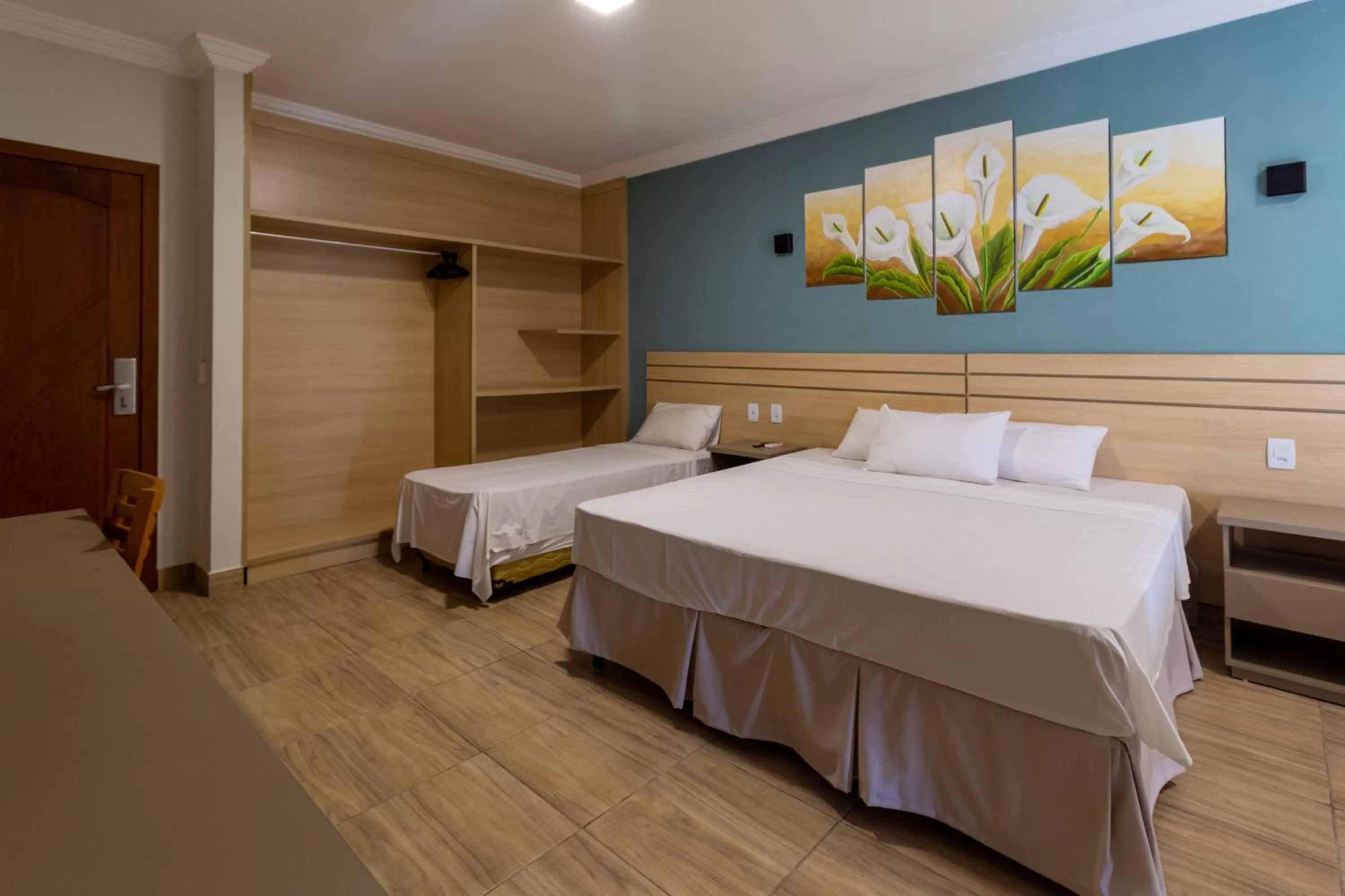 Photo of the whole room, Bed in Porto Mar Hotel