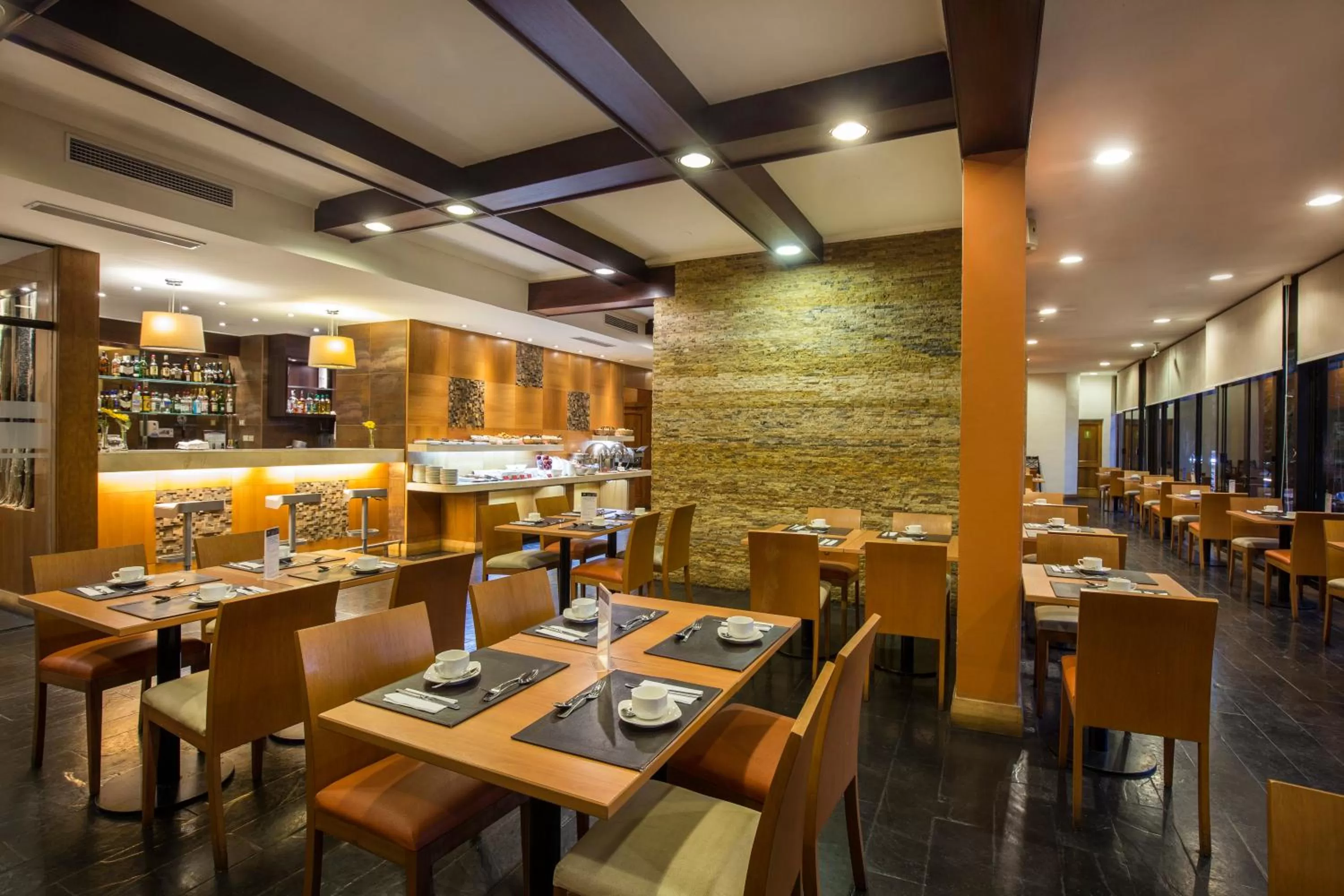 Restaurant/places to eat in Best Western Marina del Rey