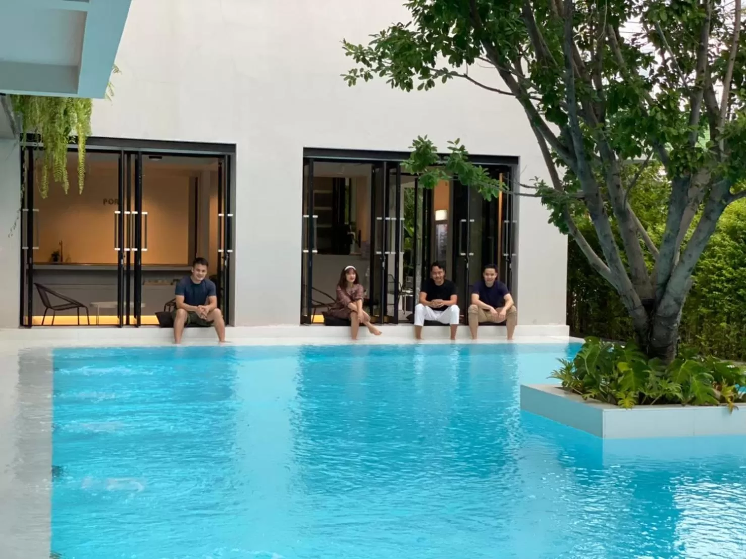 Swimming pool in POR Daowadung NO PARKING