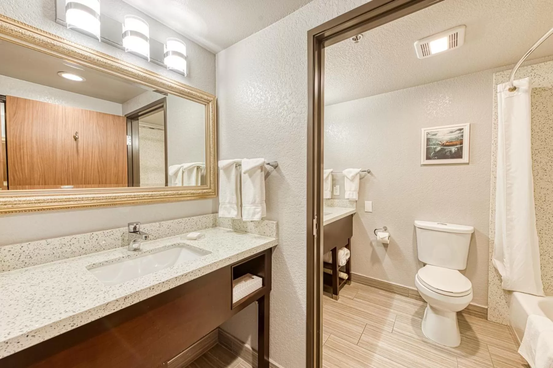 Shower in Amanzi Hotel, an Ascend Collection Hotel