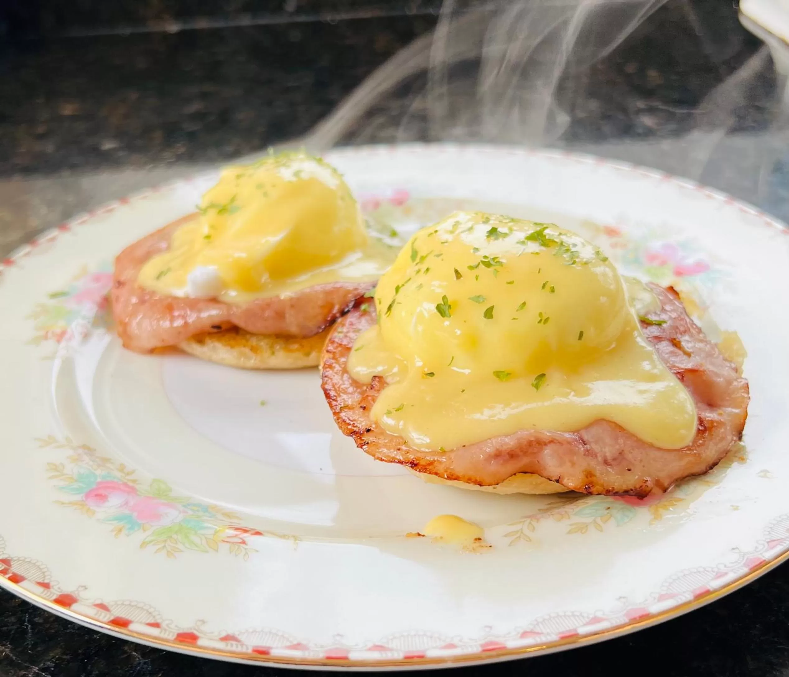 Breakfast in Almondy Inn Bed & Breakfast