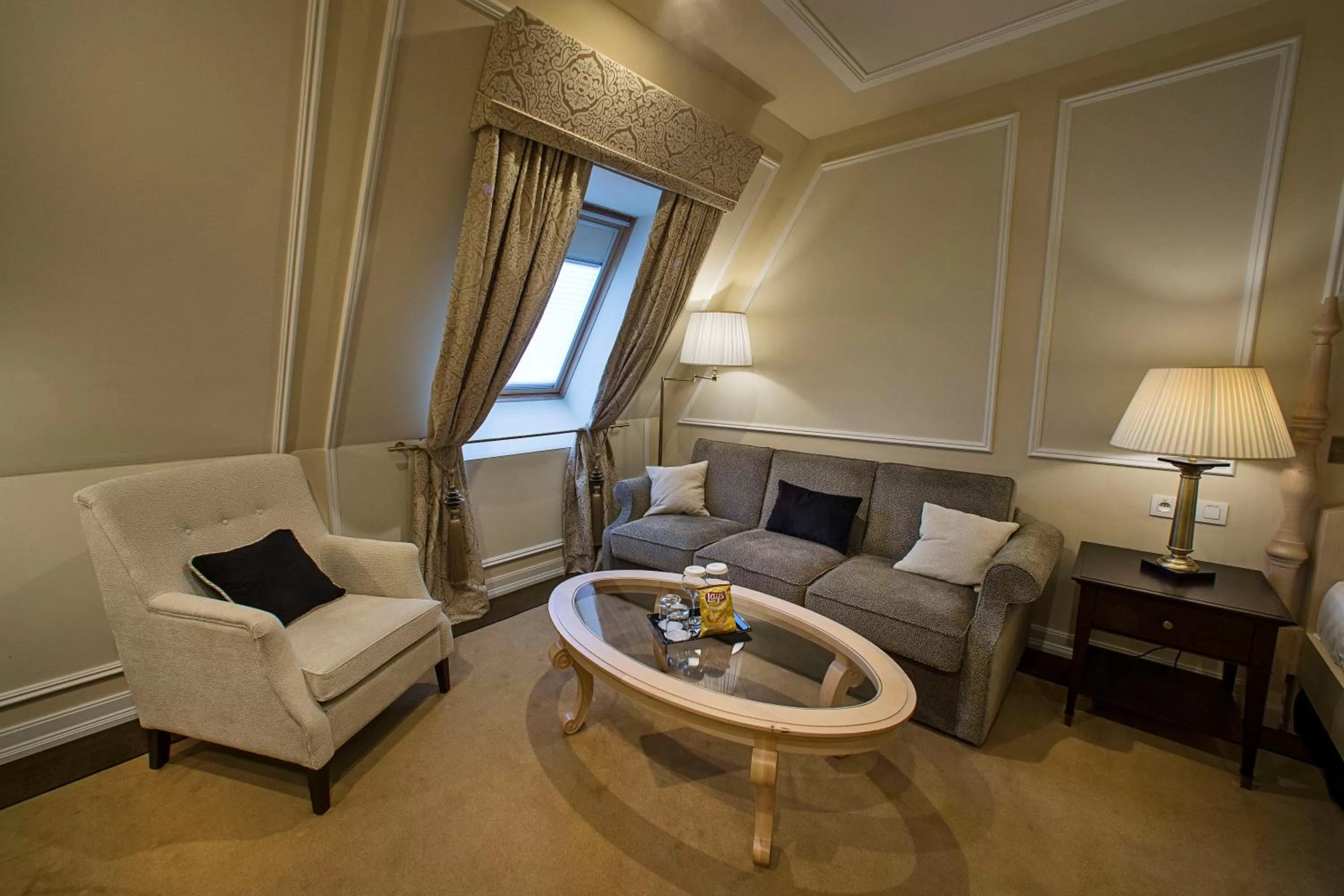 Seating area in Wilson Palace by LOFT