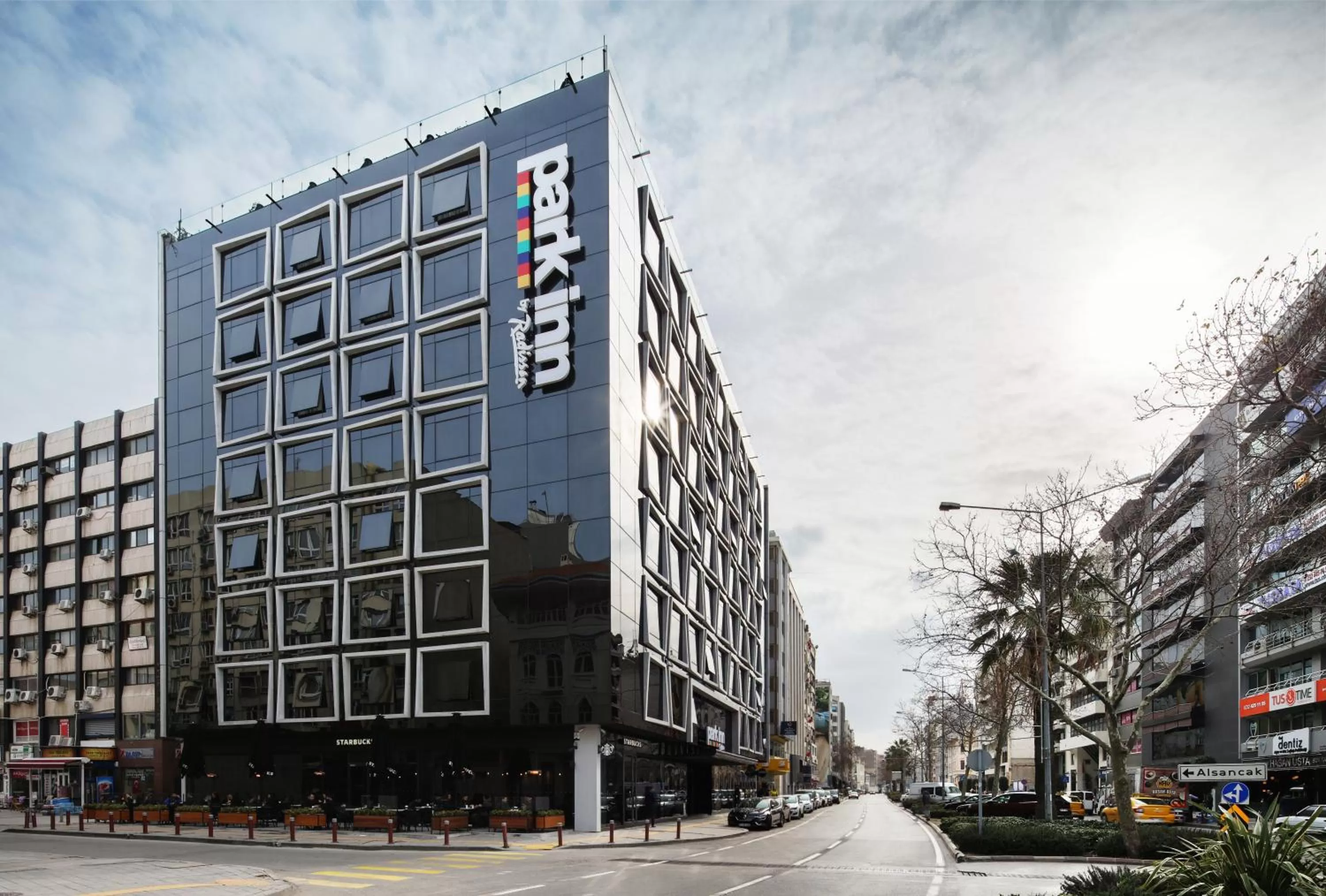 Facade/entrance in Park Inn by Radisson Izmir