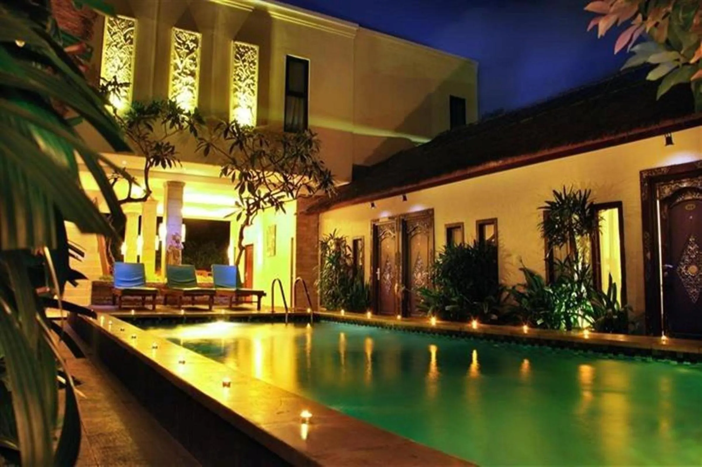 Swimming pool in Coco De Heaven House