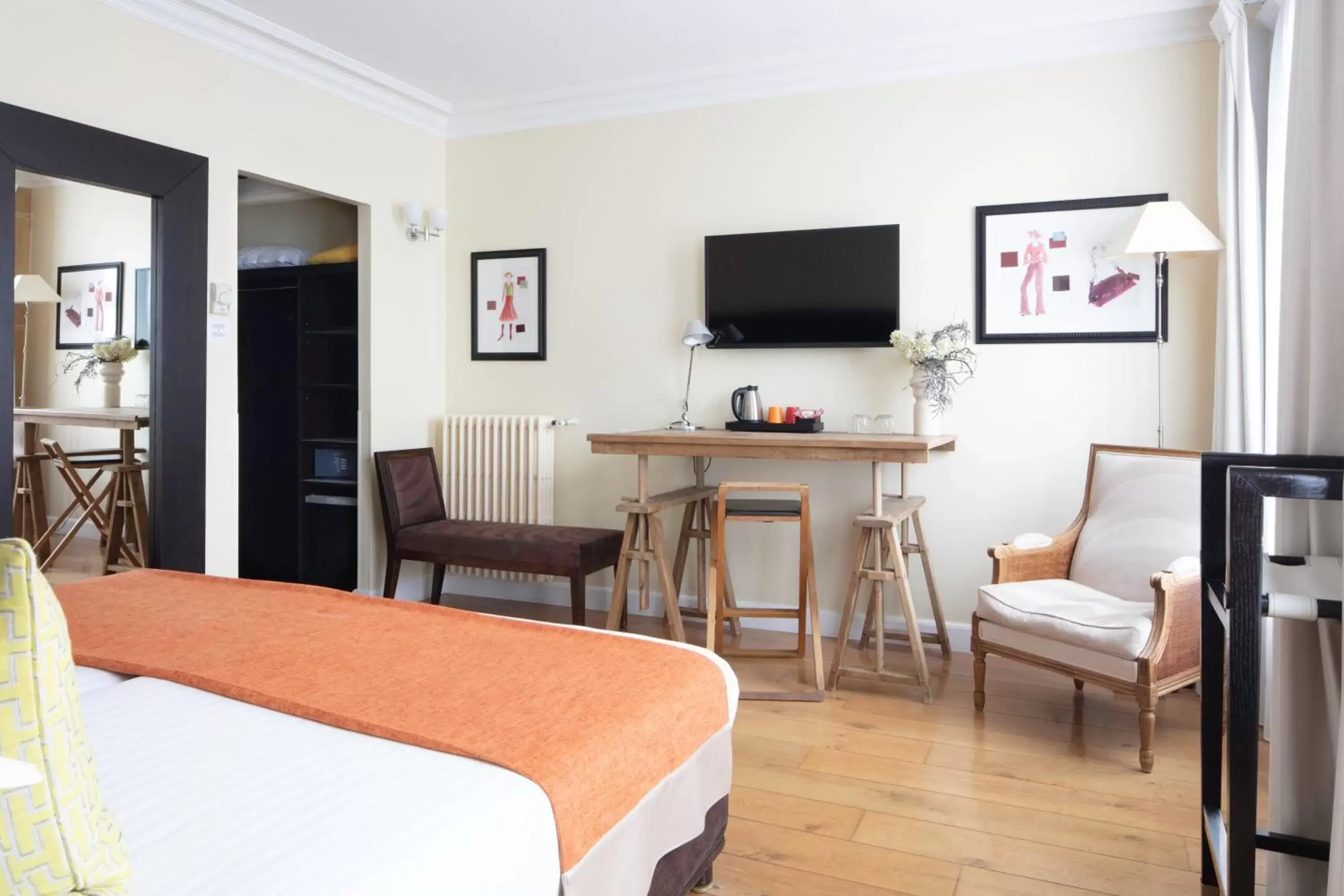 Superior Twin Room in Le 123 Elysees - Astotel Superior Twin Room in Le 123 Elysees - Astotel