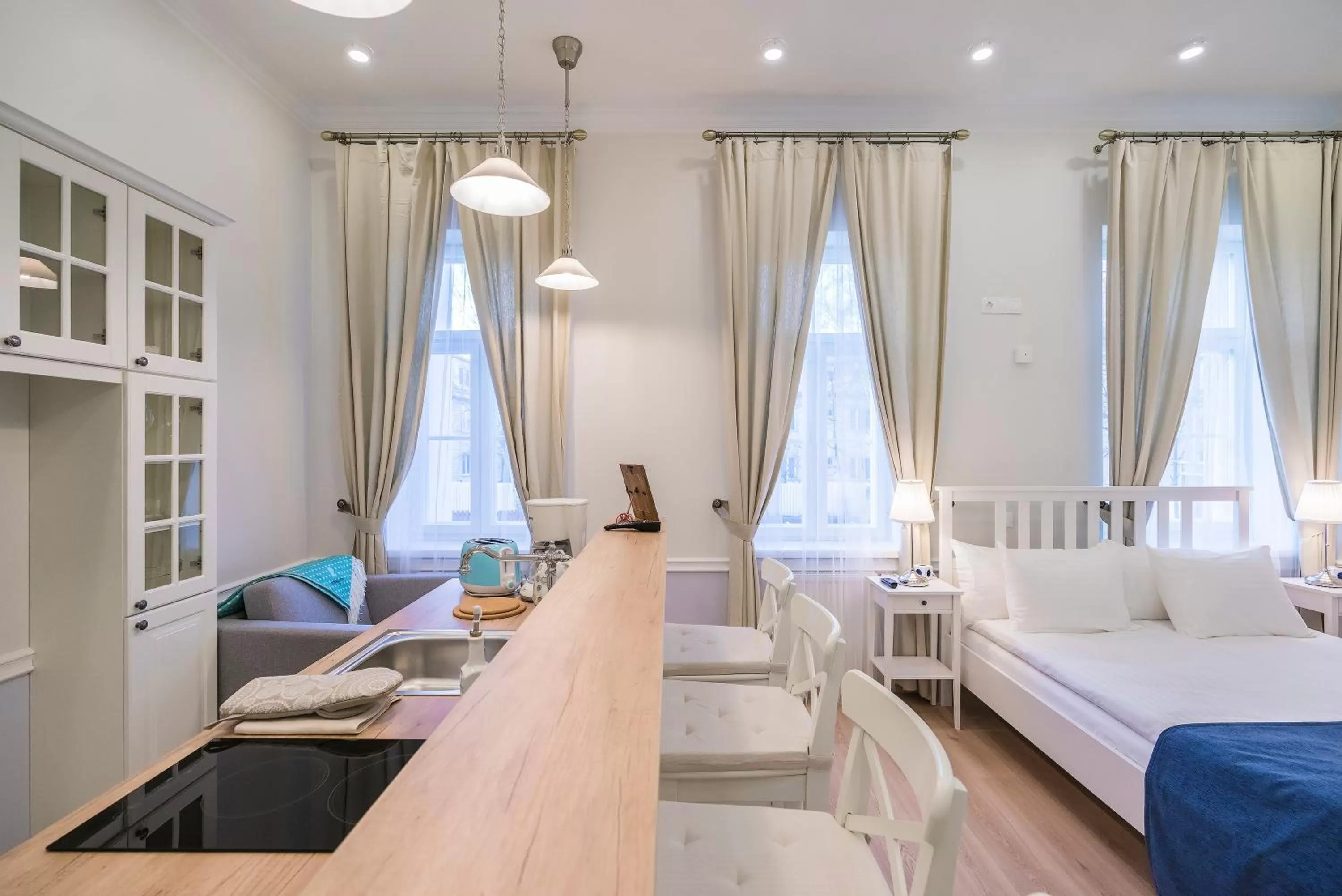 Kitchen or kitchenette, Bed in Revelton Suites Tallinn