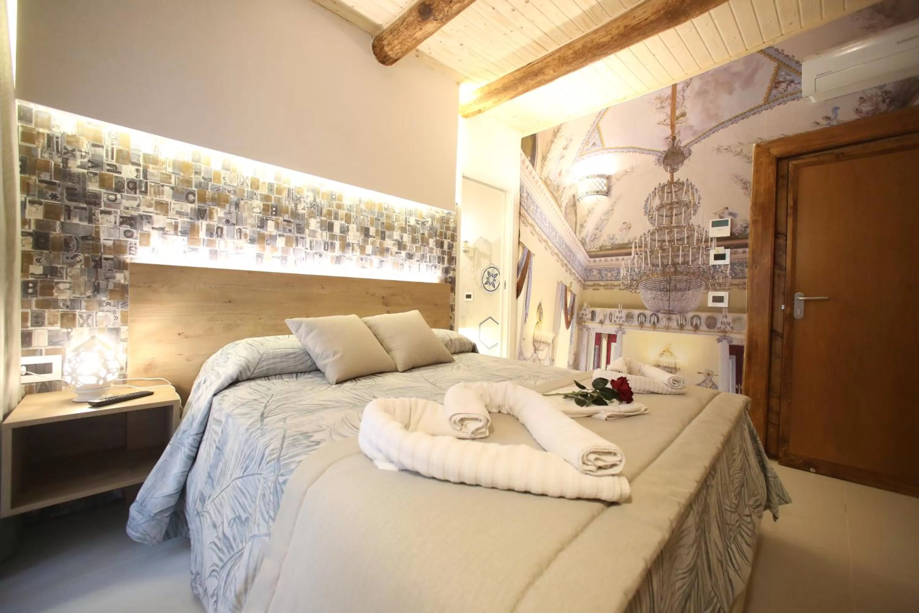 Bed in Relais Piazza Del Plebiscito B&B