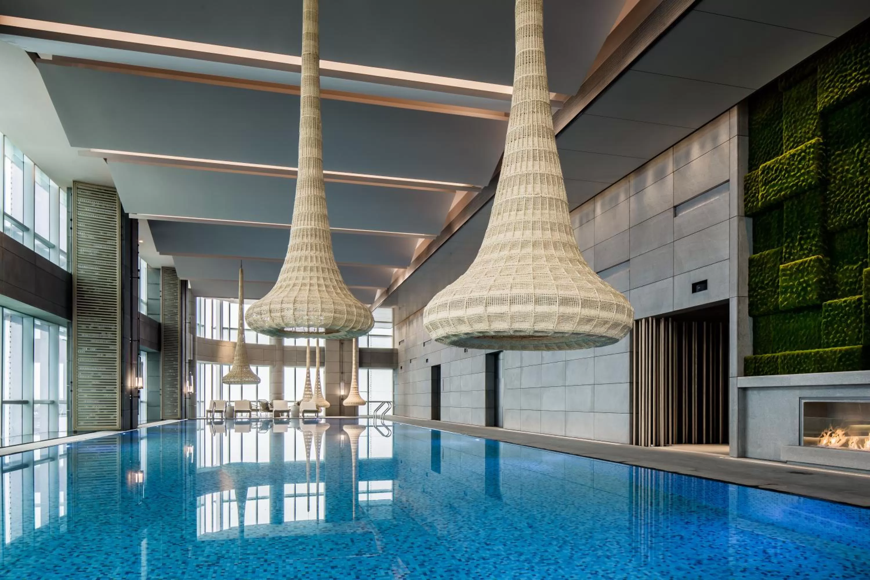Swimming pool in Shenzhen Marriott Hotel Nanshan