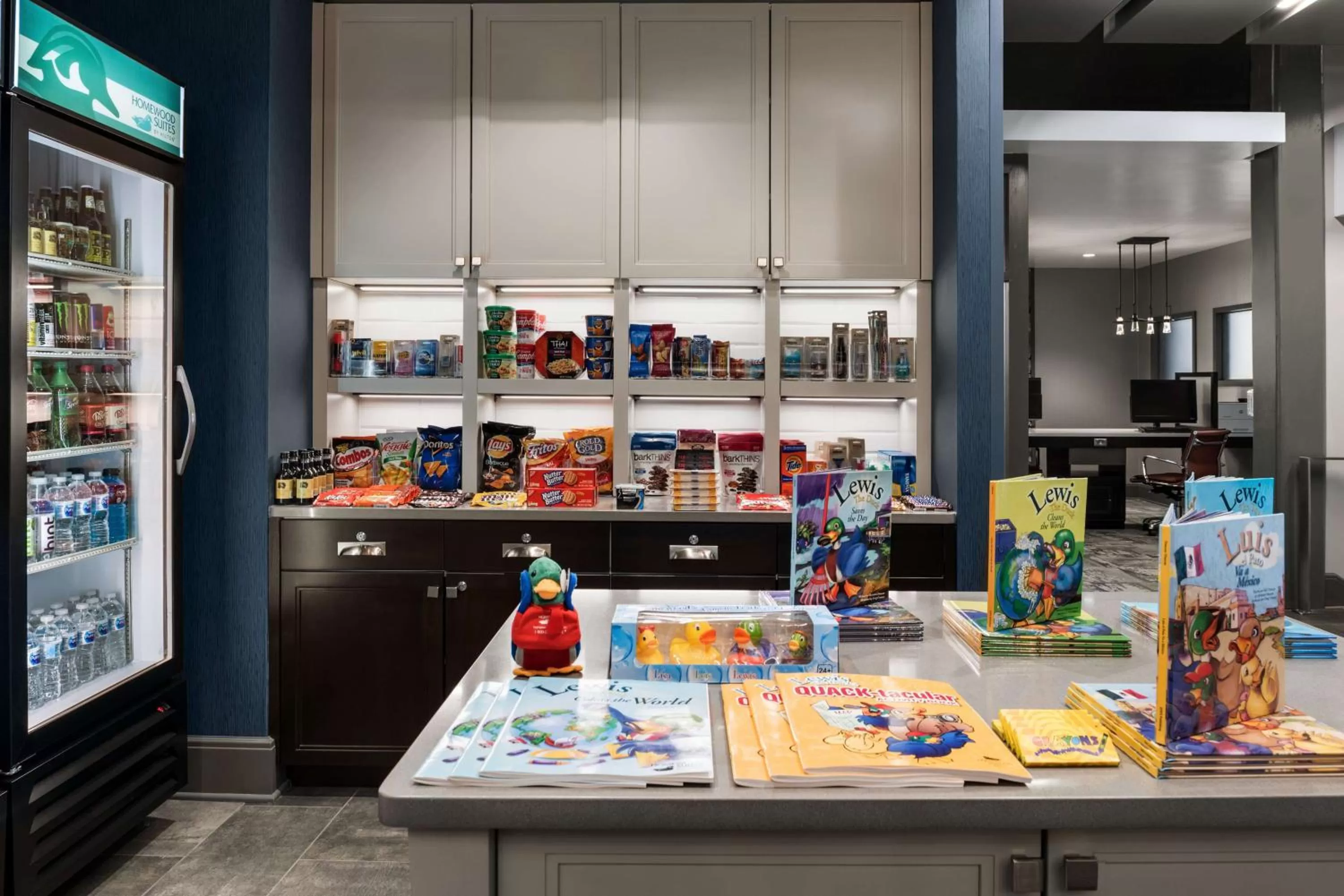 On-site shops in Homewood Suites By Hilton Milwaukee Downtown