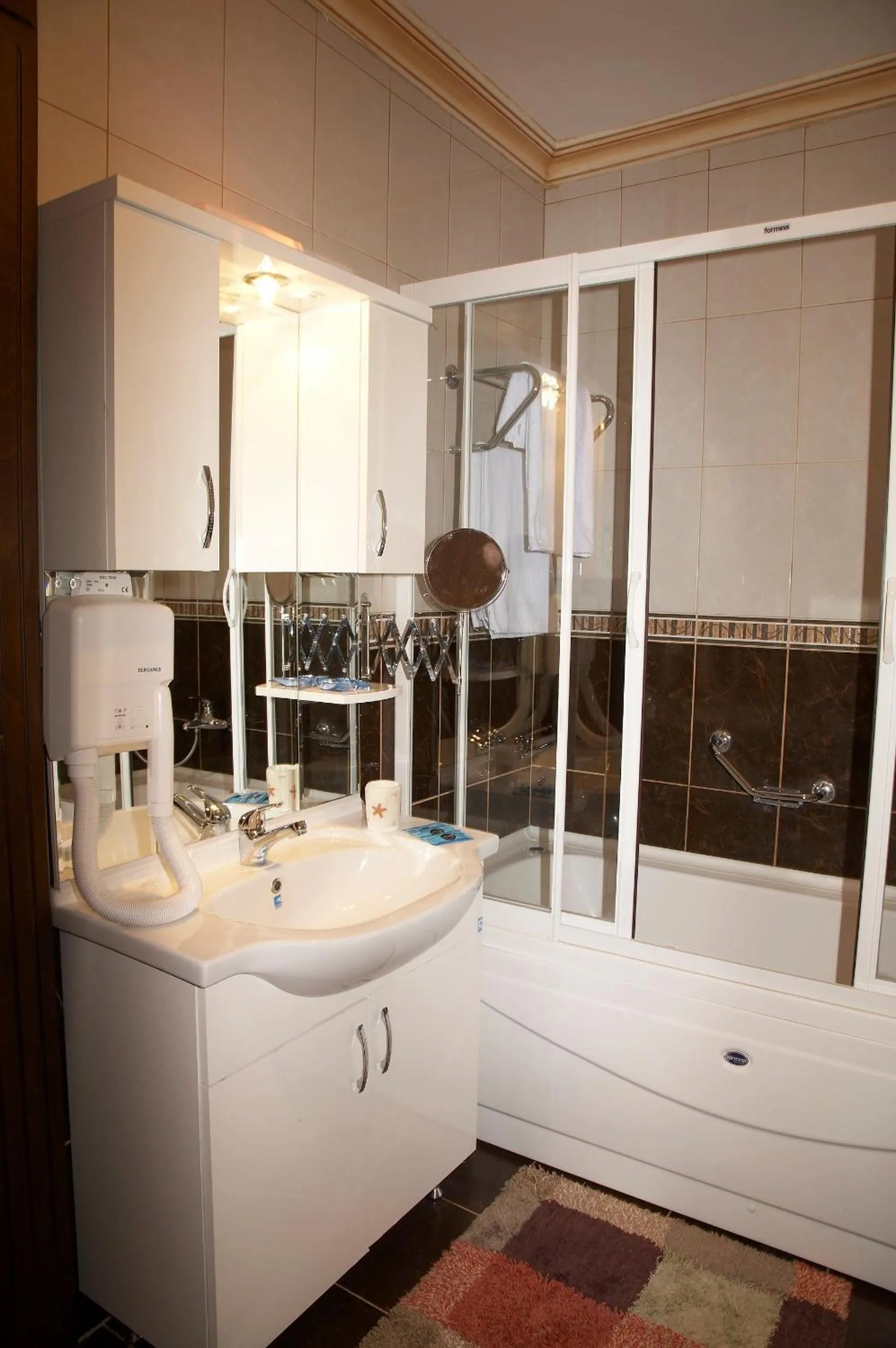 Bathroom in Grand Hotel de Londres