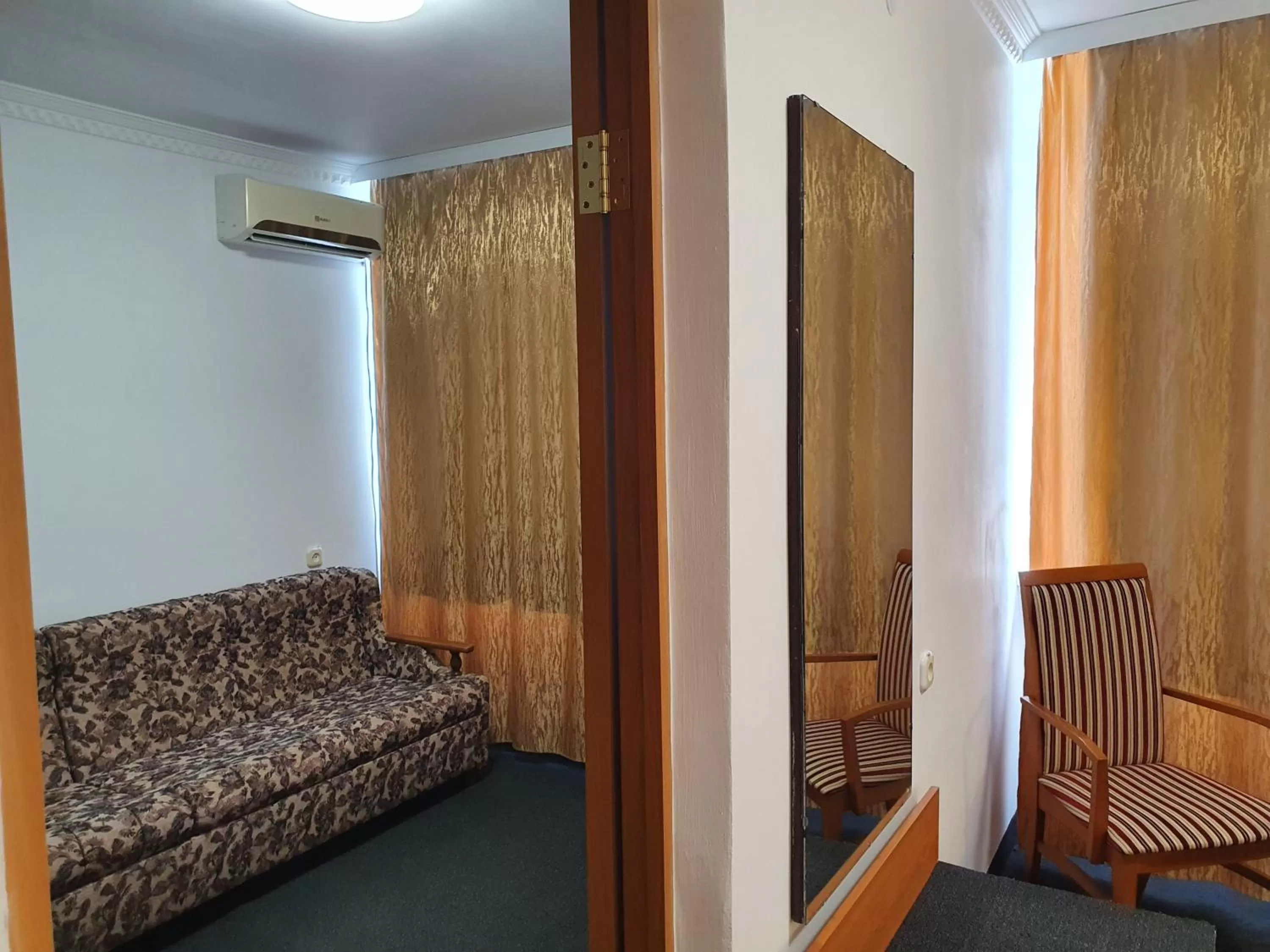 Photo of the whole room, Seating Area in Aktobe Hotel