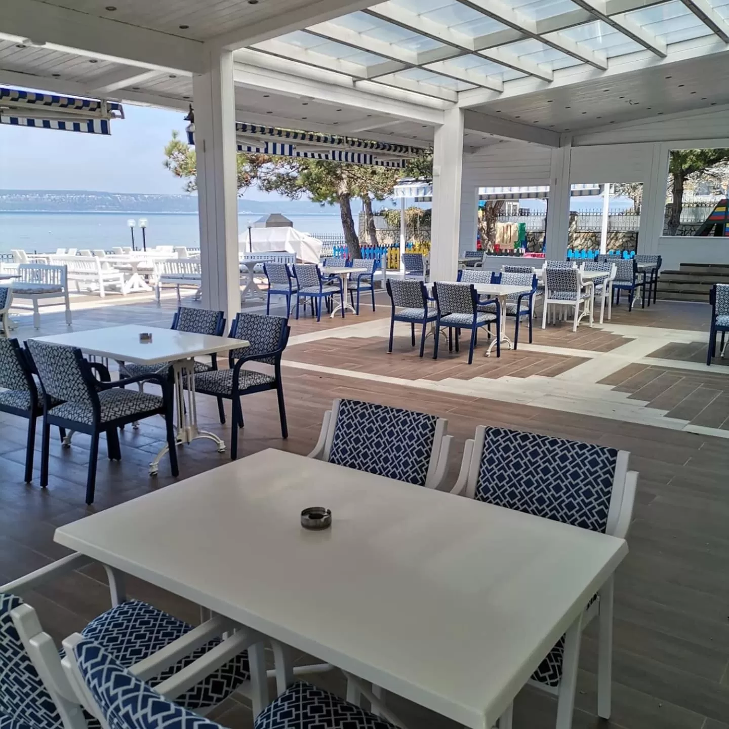 Restaurant/places to eat in Iris Hotel & Spa