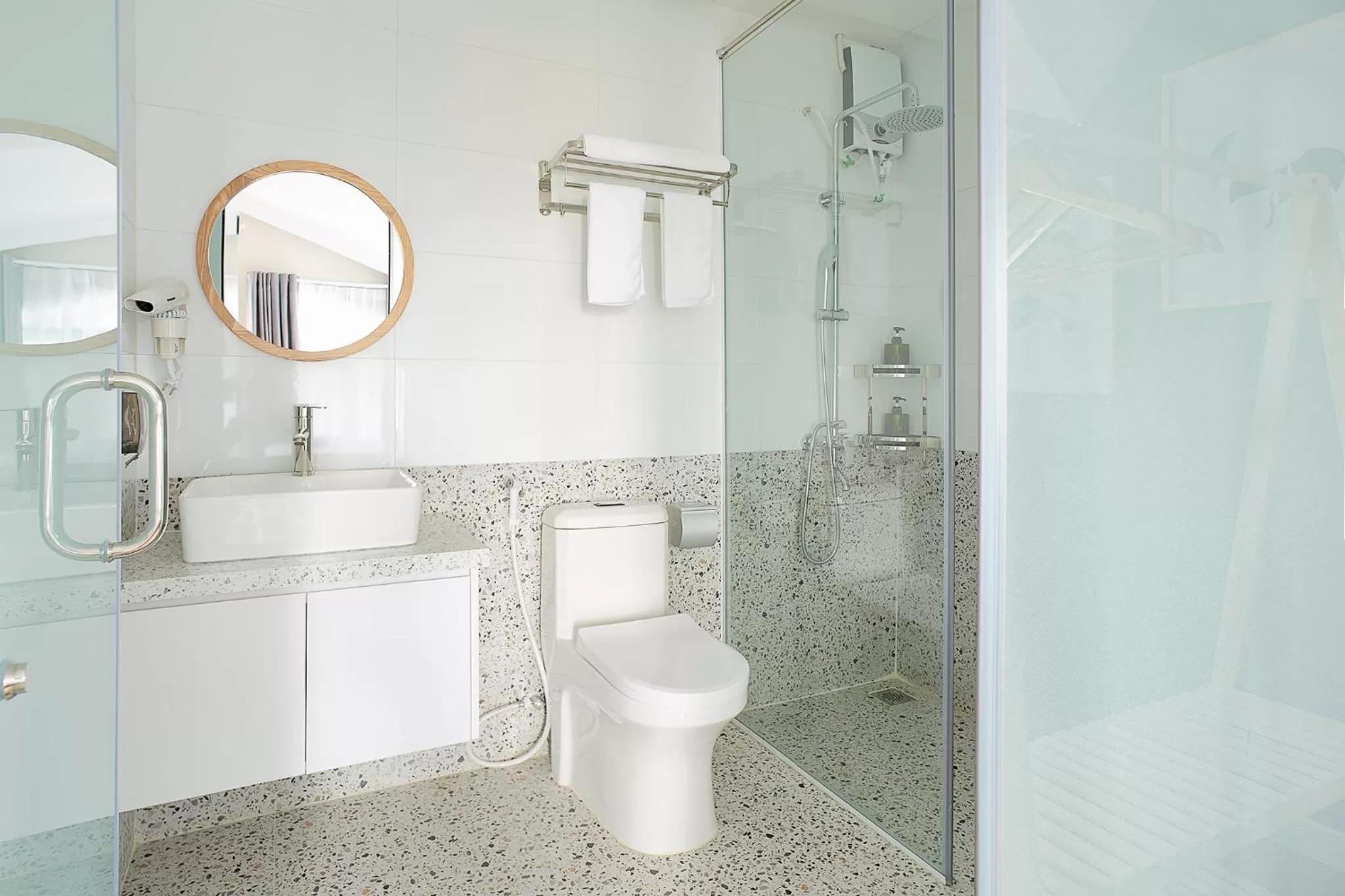 Bathroom in Larimar Villas Cô Giang