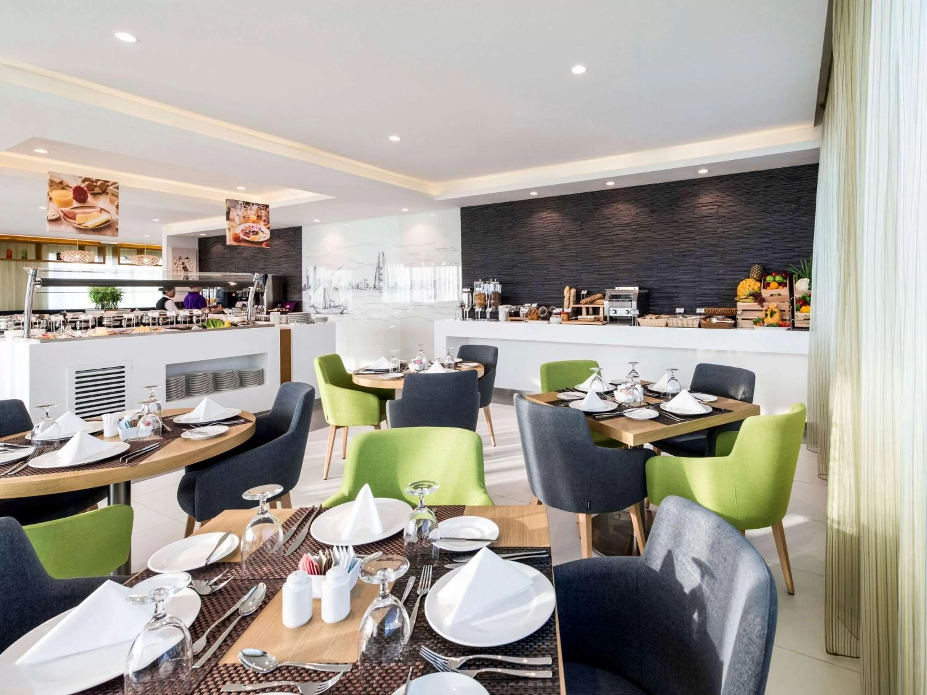 Restaurant/places to eat in ibis Styles Manama Diplomatic Area