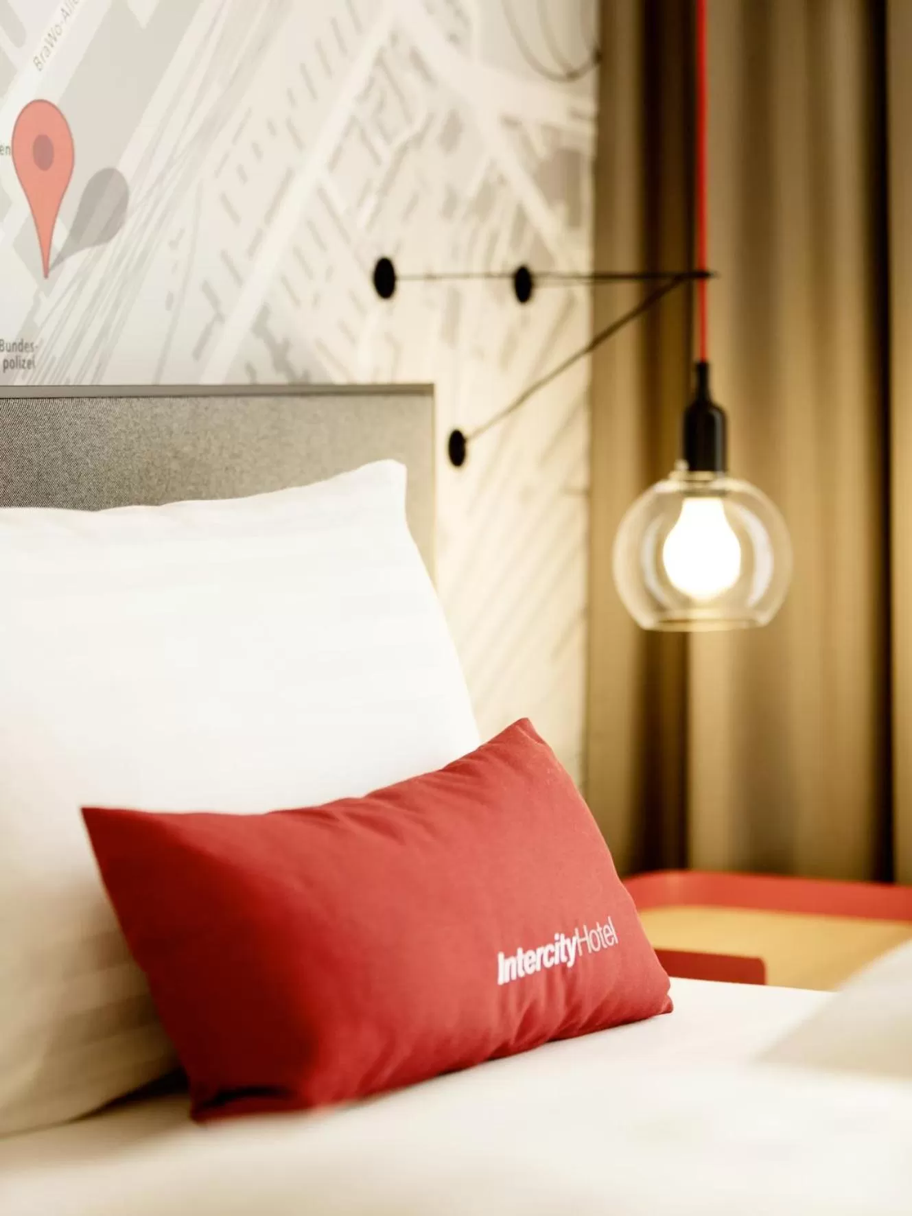 Bed in IntercityHotel Saarbrücken