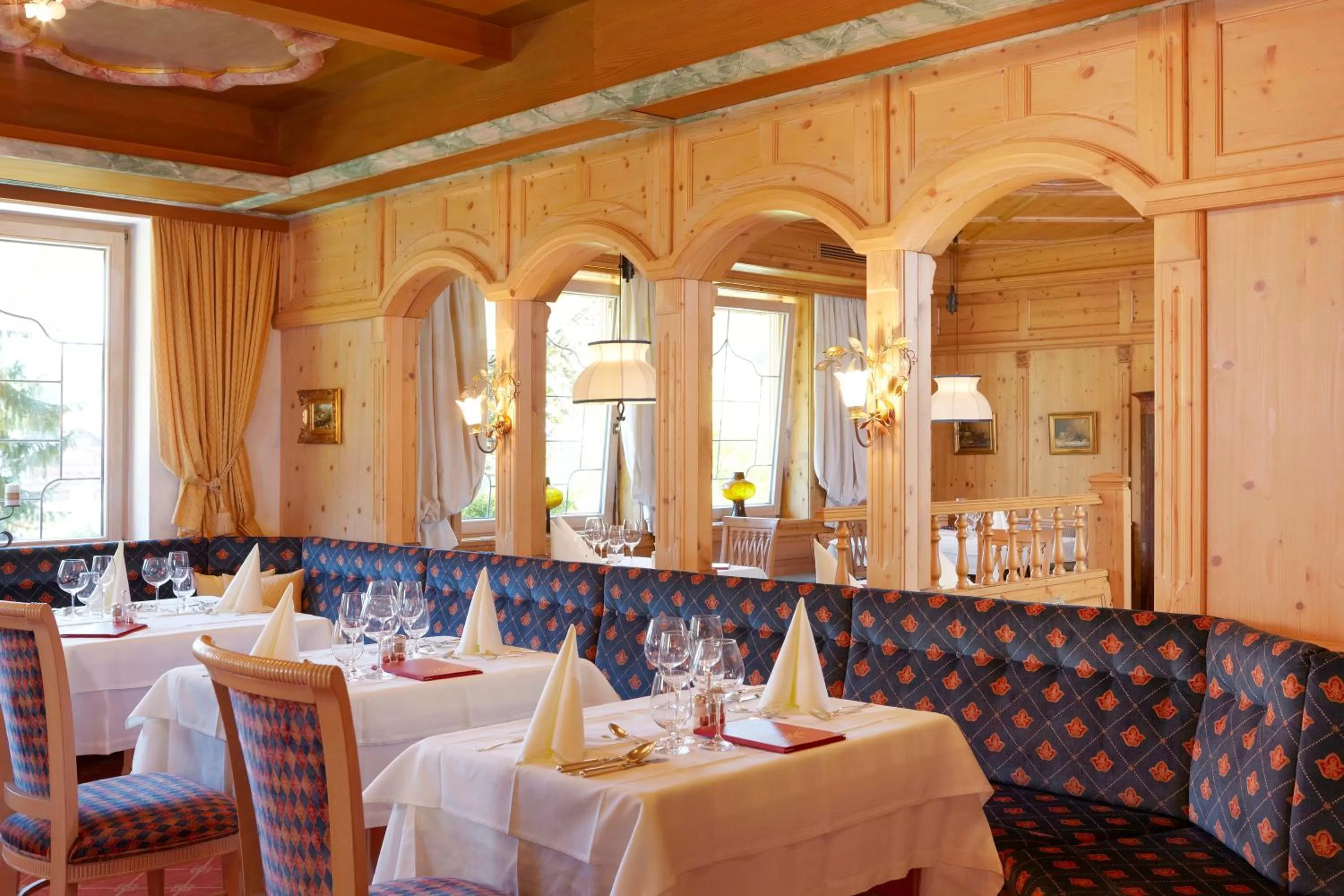 Restaurant/places to eat in Hotel Seelos