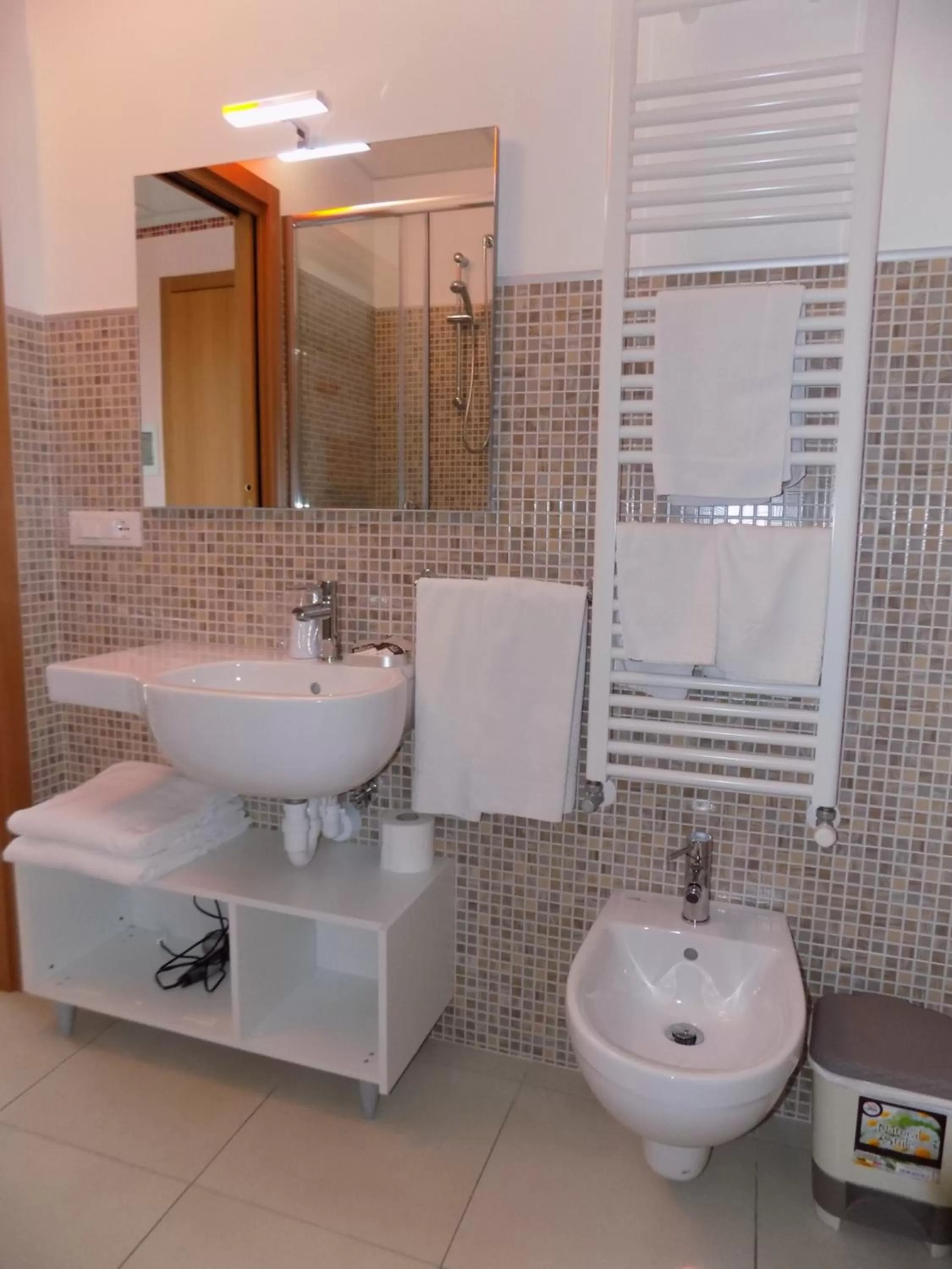 Shower, Bathroom in Hotel Residence Sole