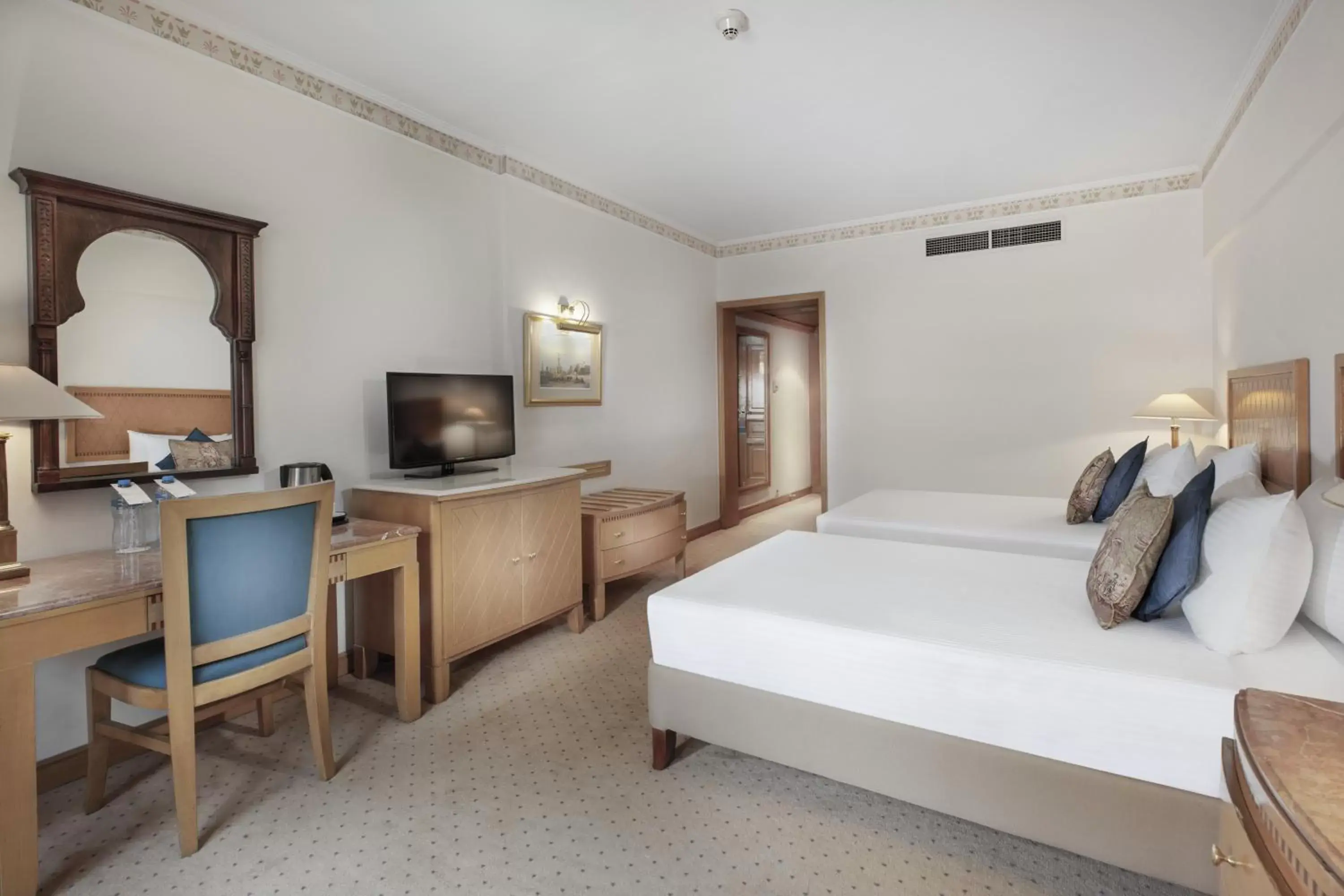 Classic Room City View in Steigenberger Nile Palace Luxor - Convention Center Classic Room City View in Steigenberger Nile Palace Luxor - Convention Center