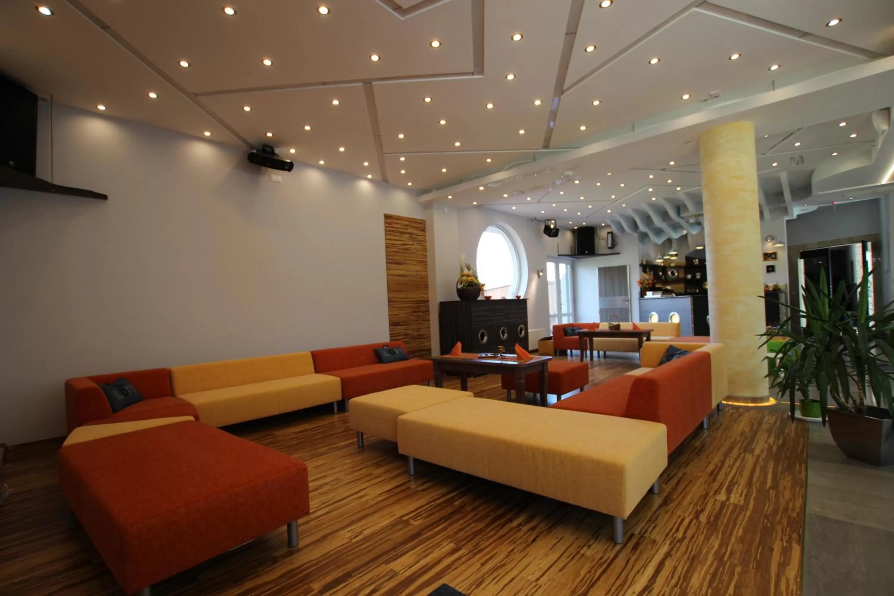 Restaurant/places to eat in Resident Rene