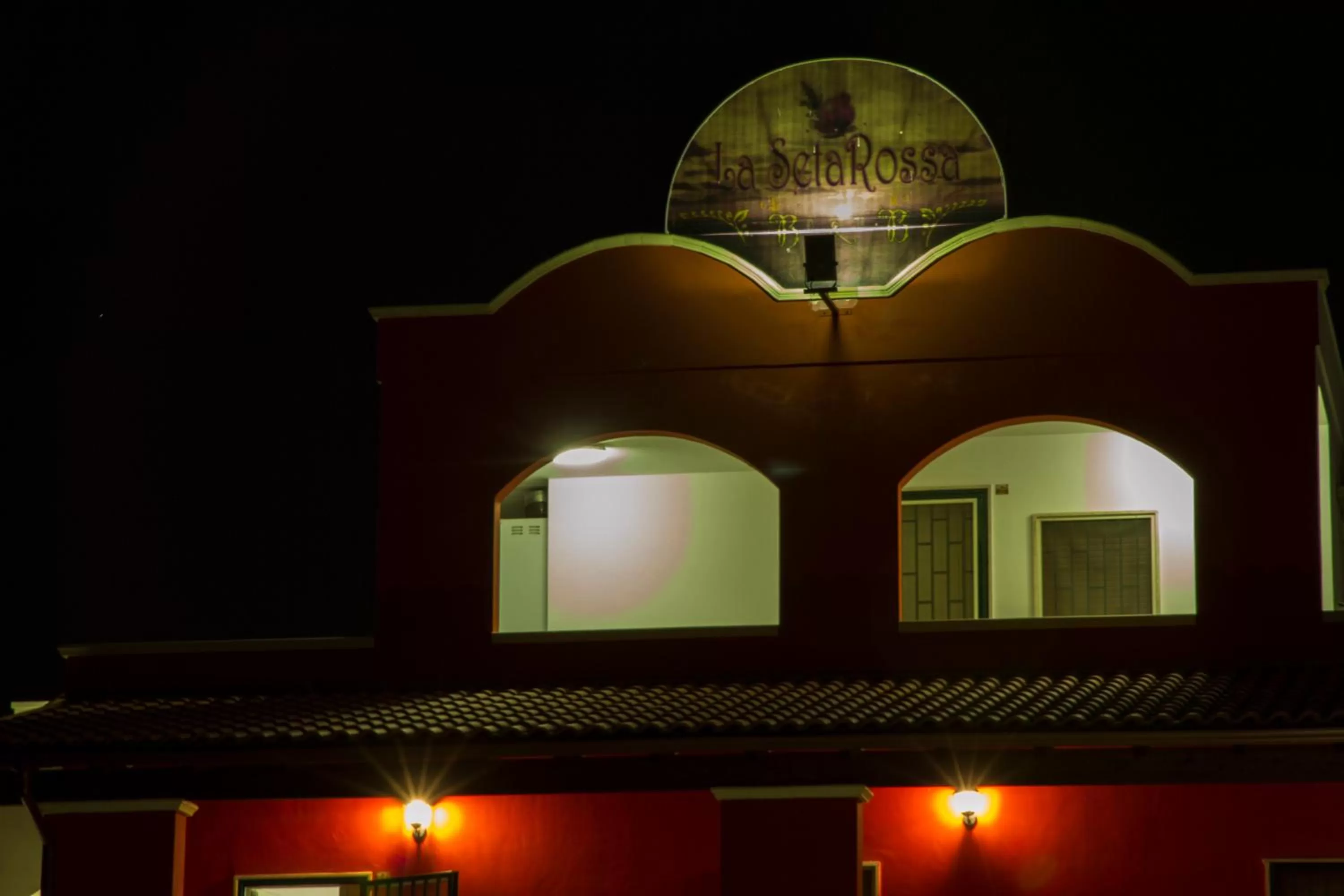 Facade/entrance in B&B La Seta Rossa