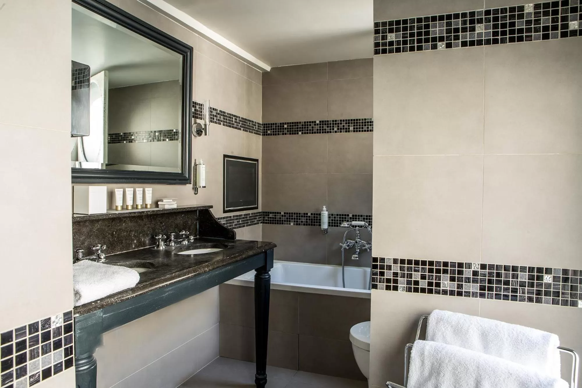 Bathroom in Hôtel Mansart - Esprit de France