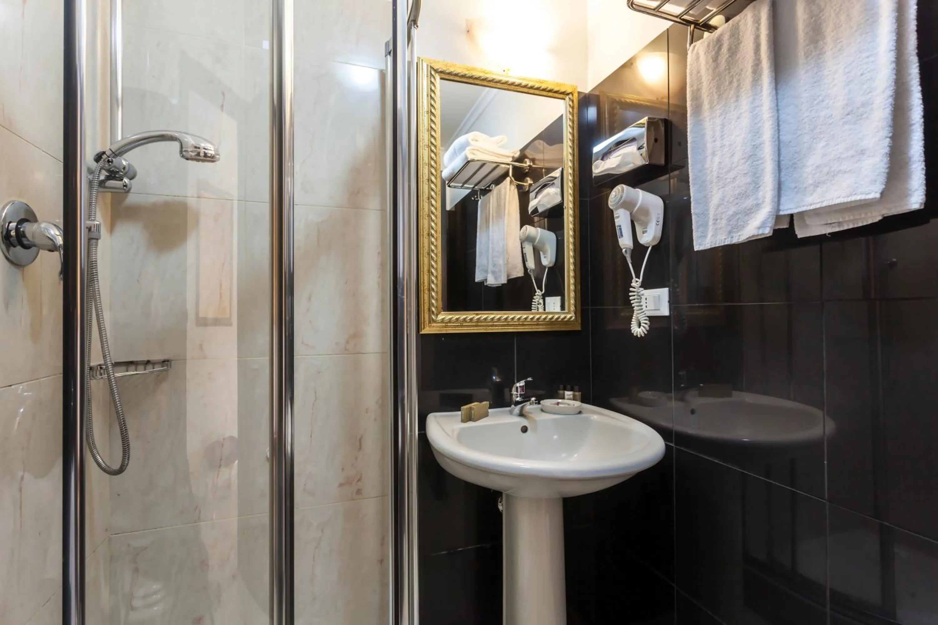 Bathroom in Hotel Regina Giovanna