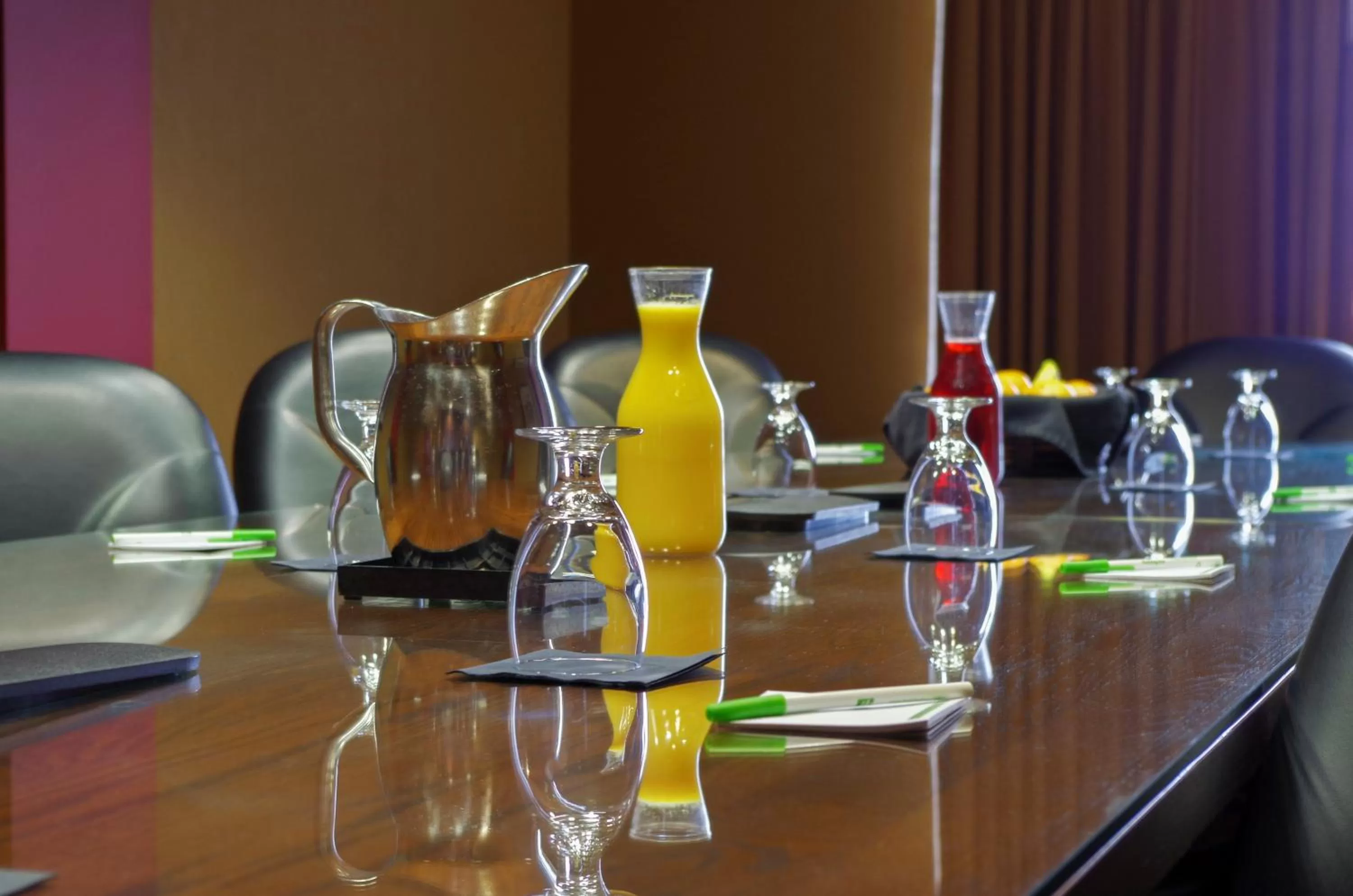 Photo of the whole room in Holiday Inn Hotel Pewaukee-Milwaukee West by IHG