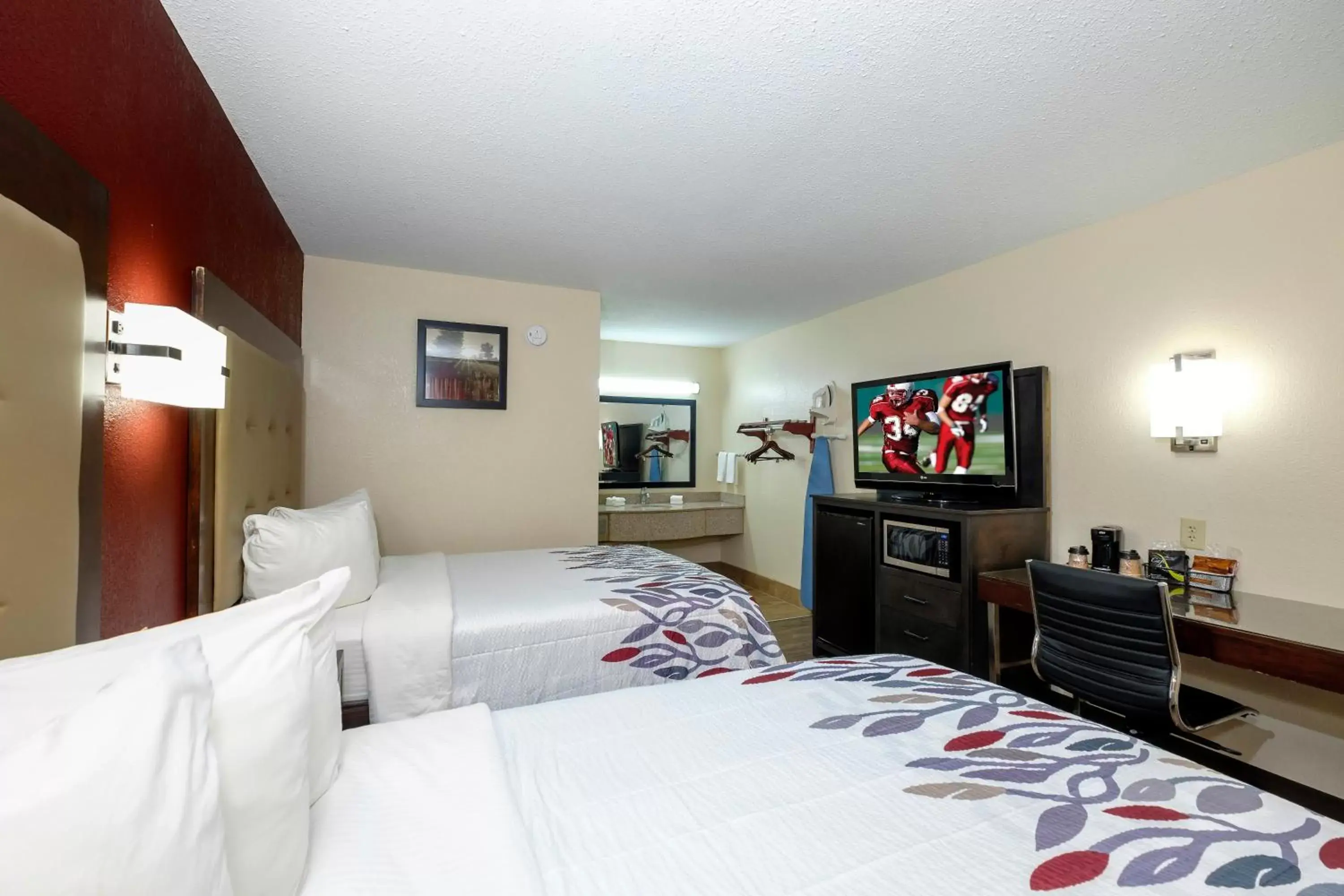 Superior 2 Full Beds Non-Smoking in Red Roof Inn Columbus, MS Superior 2 Full Beds Non-Smoking in Red Roof Inn Columbus, MS