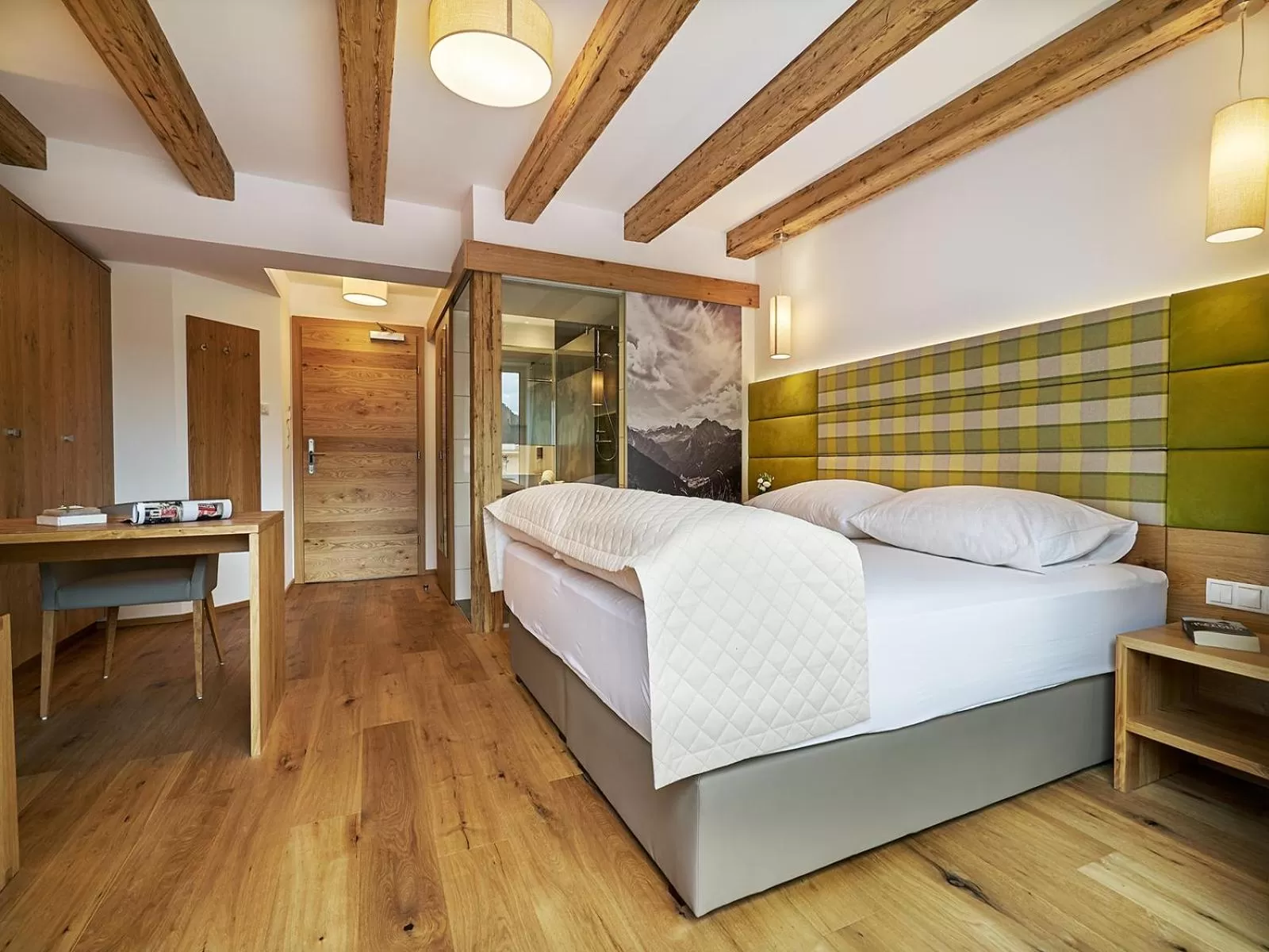 Photo of the whole room, Bed in Hotel Enzian