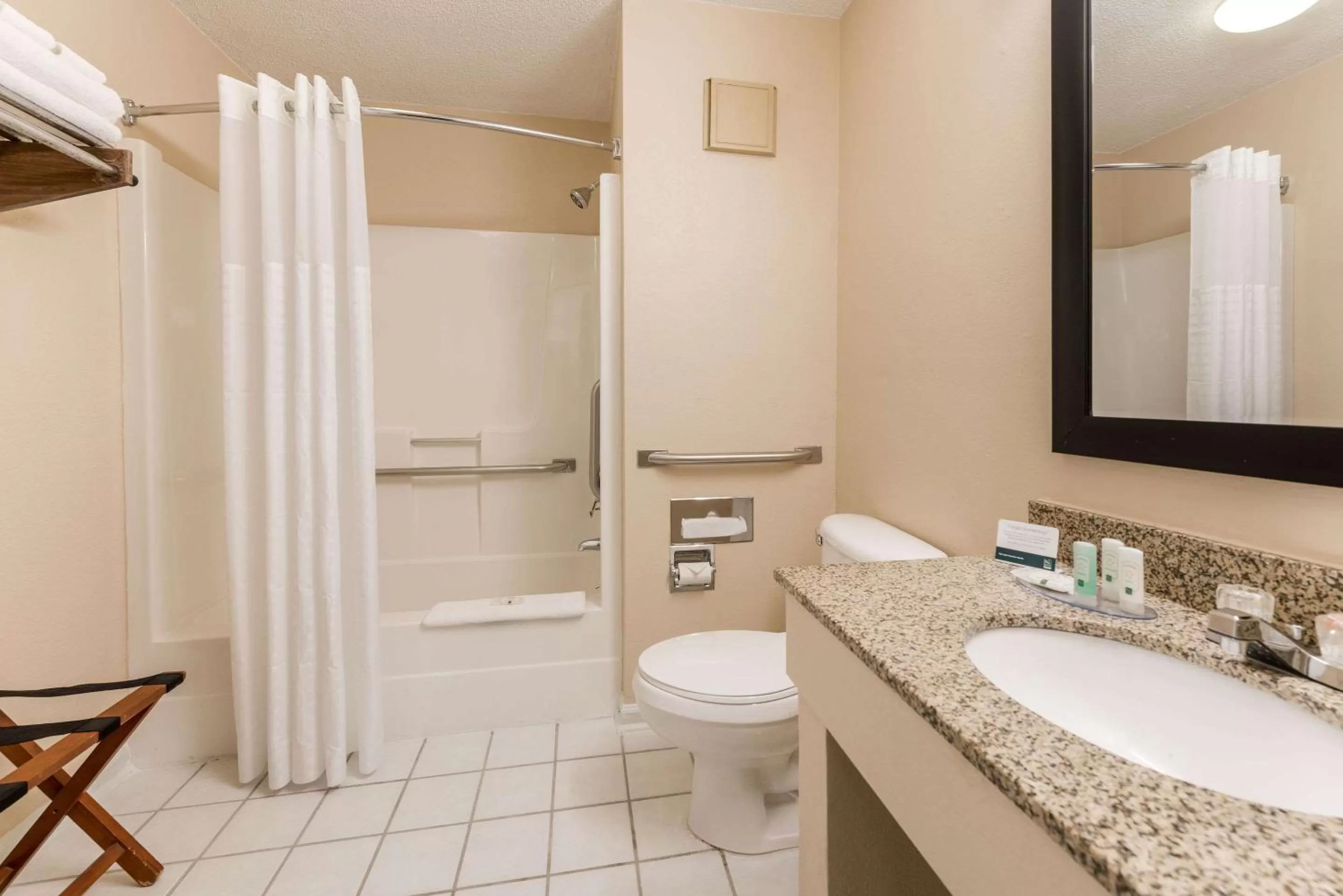 Bedroom in Quality Inn & Suites Portage Central