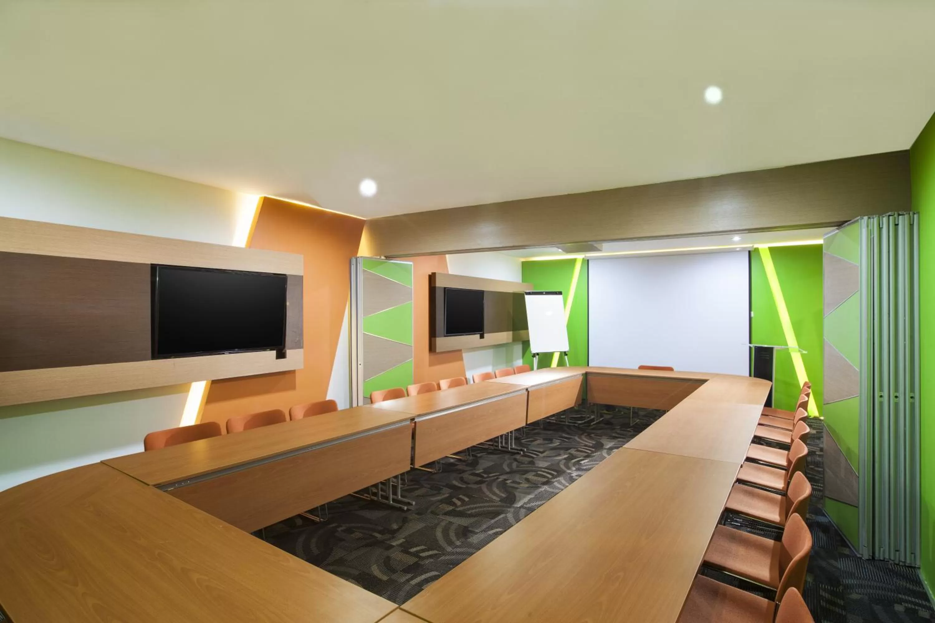 Meeting/conference room in Cordia Hotel Makassar Airport