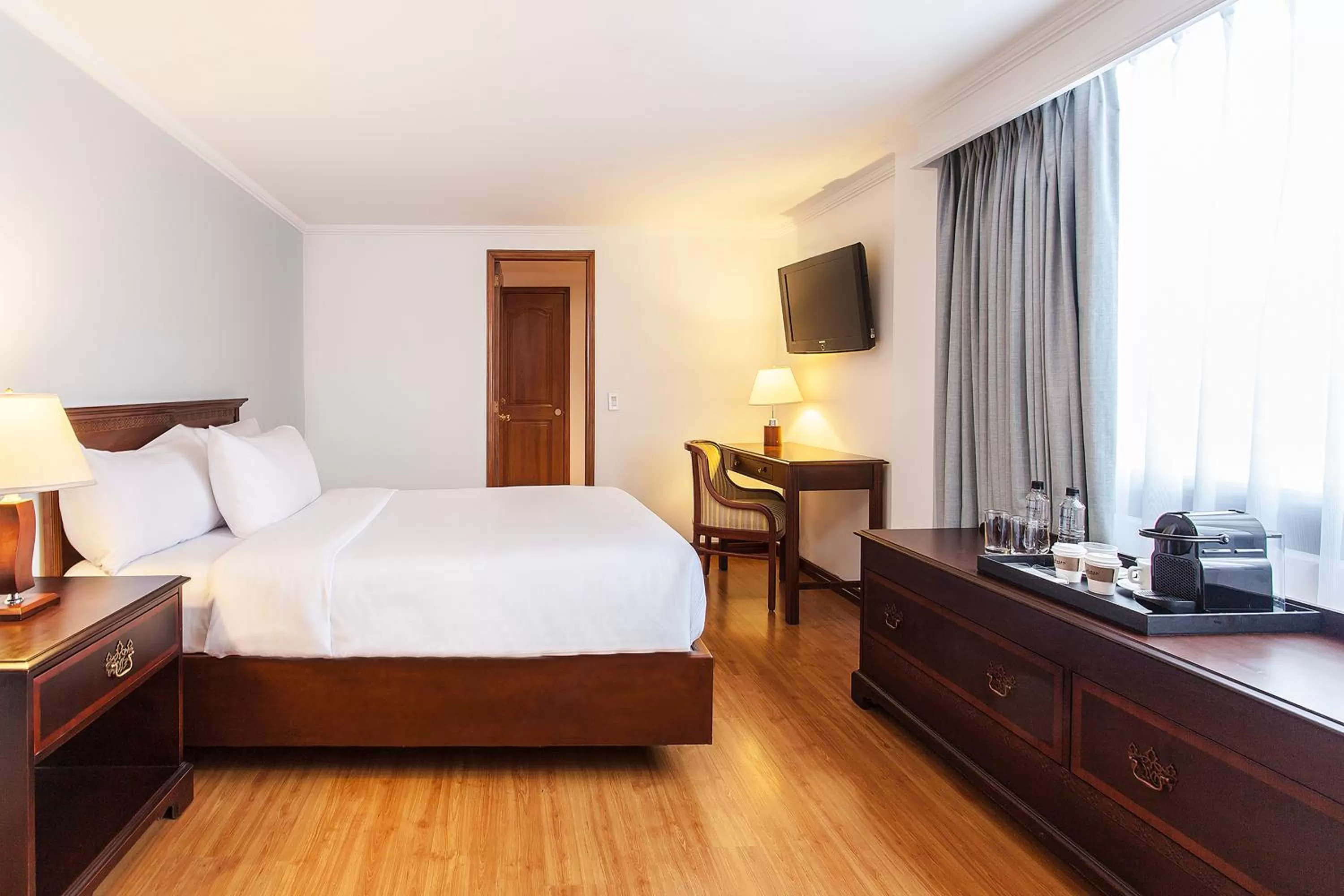 Bed in Radisson Bogota Metrotel