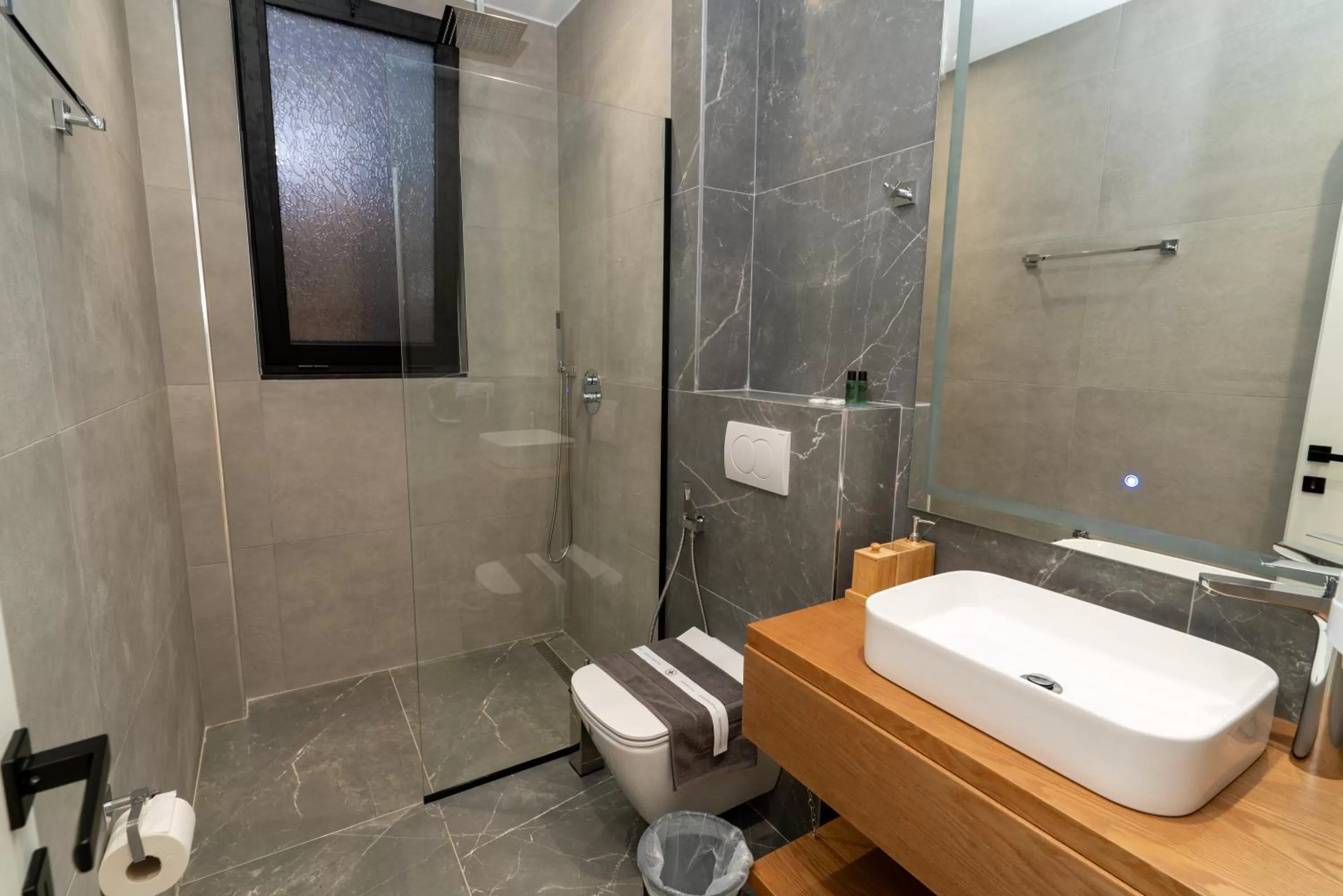 Toilet, Bathroom in Hotel Memaj