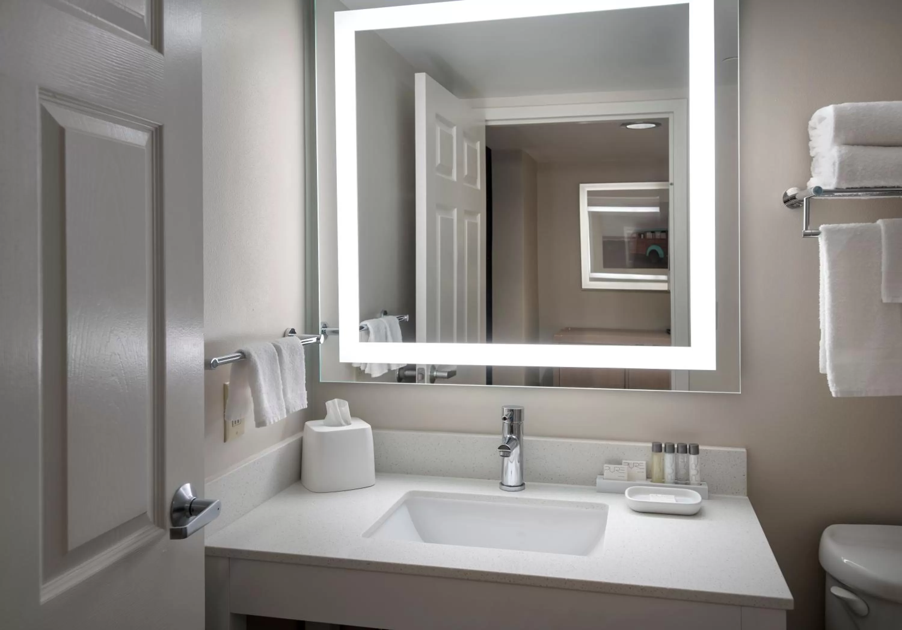 Toilet in Hayes Street Hotel Nashville