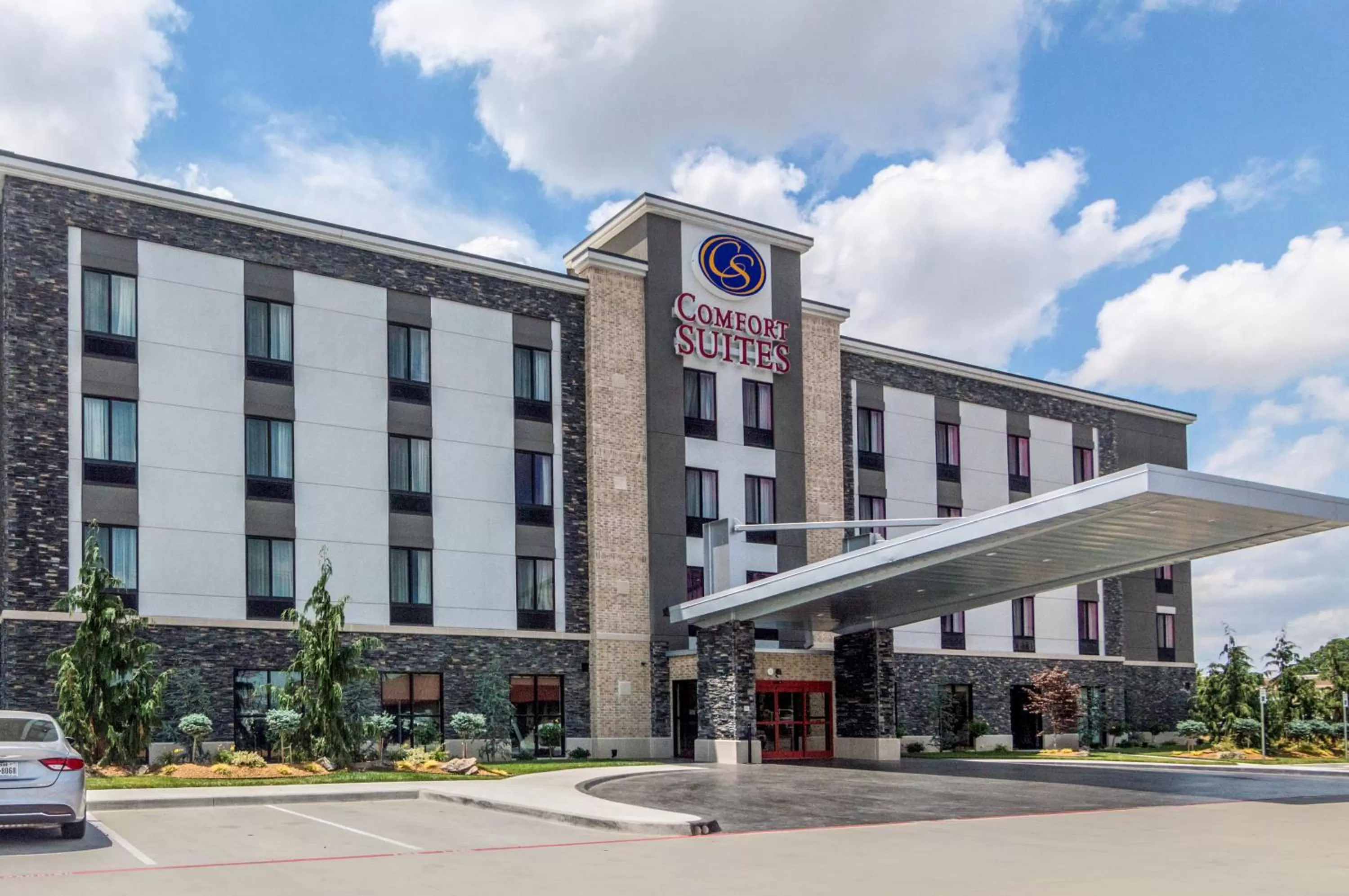 Property building in Comfort Suites Meridian and I-40