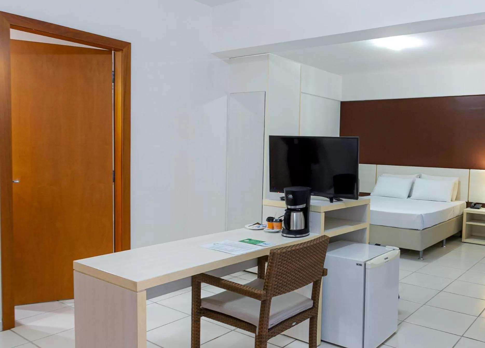 Property building, Bed in Best Western Suites Le Jardin Caldas Novas