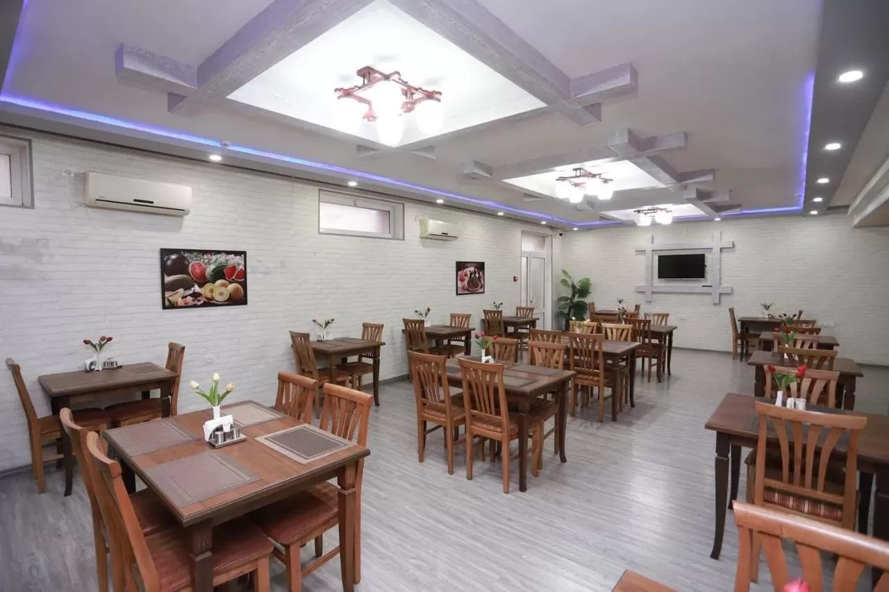 Restaurant/Places to Eat in Comfort Hotel