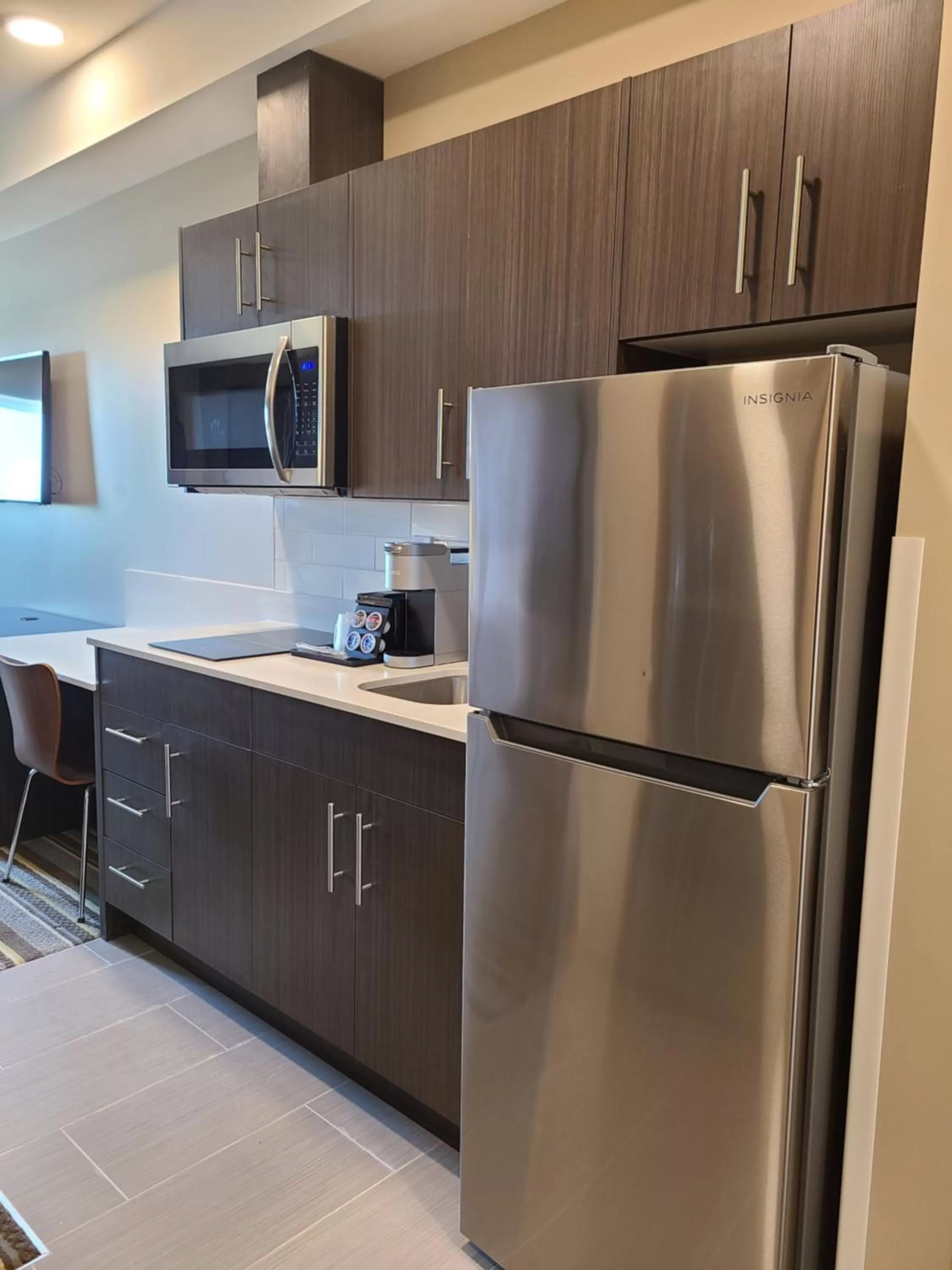 Super 8 by Wyndham Thompson