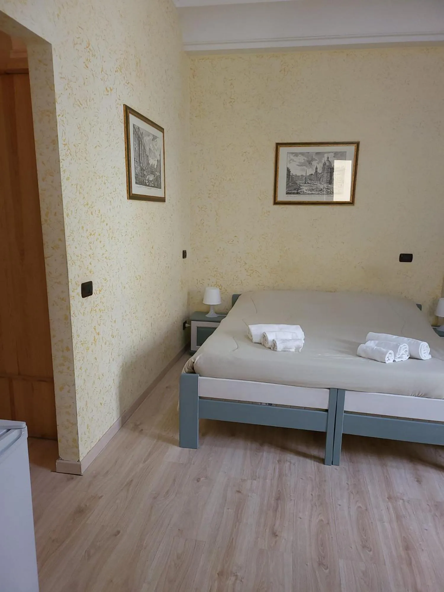 Bed in St. Peter's Rooms Rome