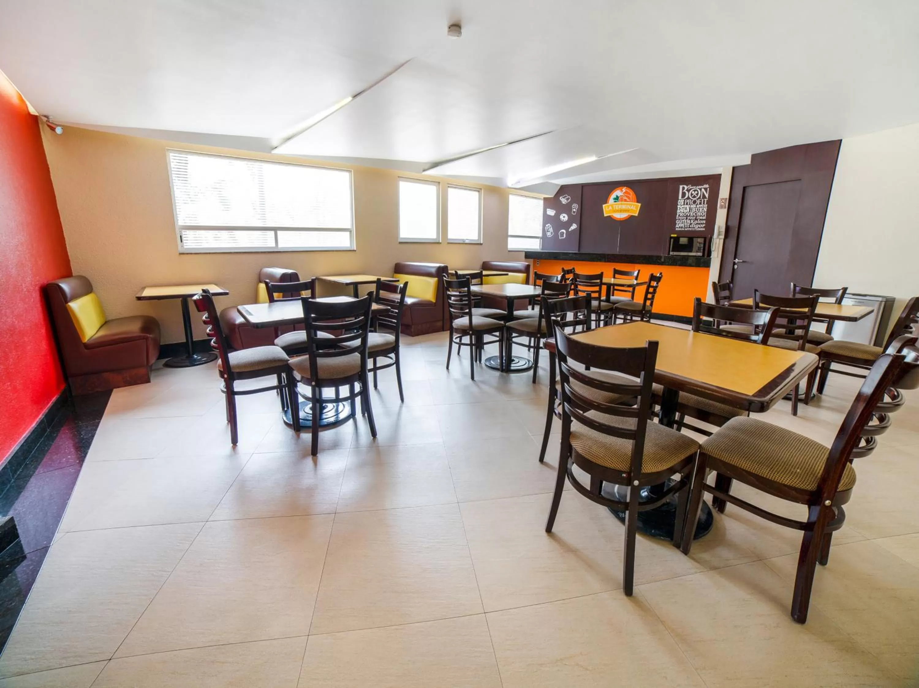 Restaurant/places to eat in Hotel Via La Villa