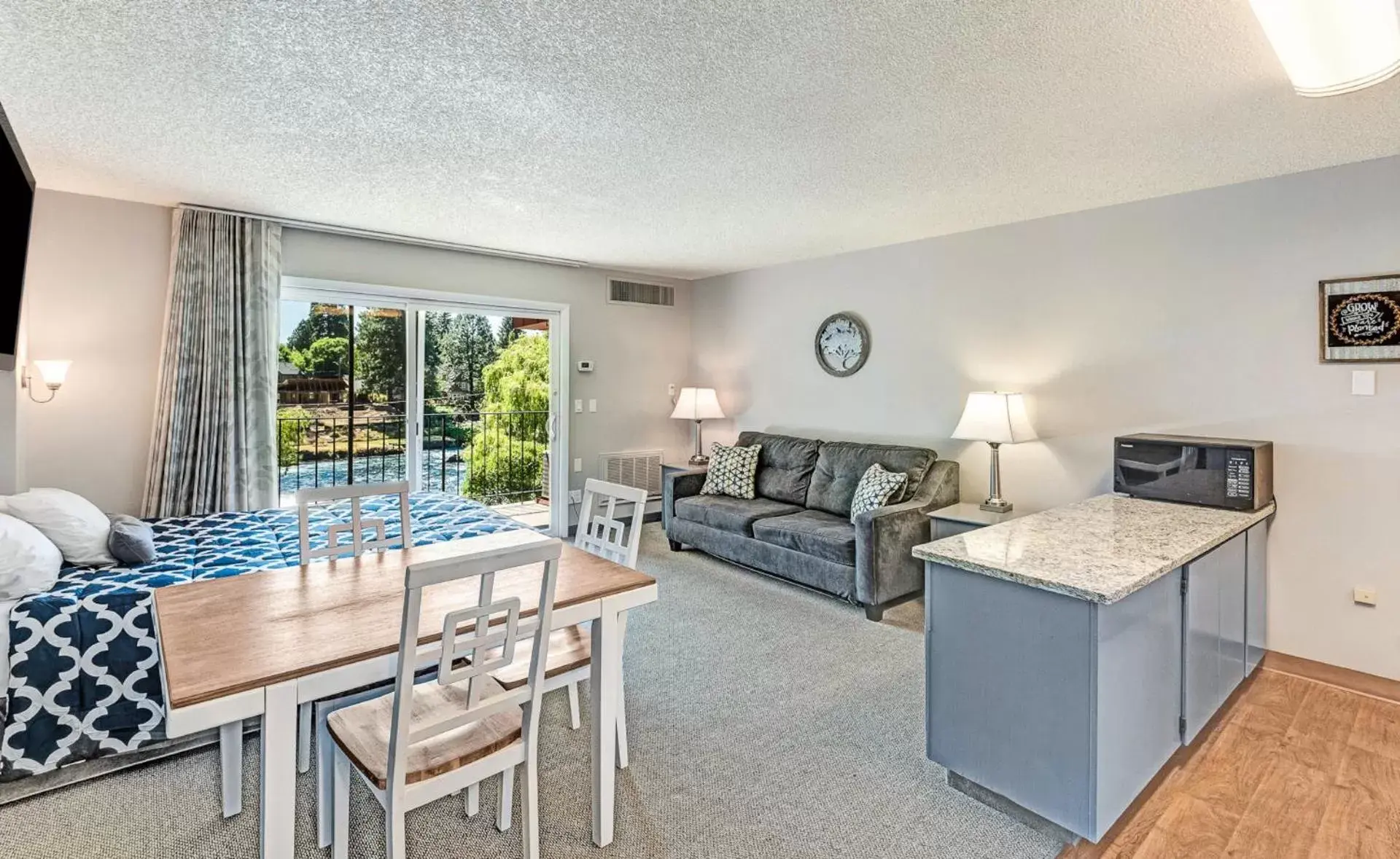 One-Bedroom Apartment - Pet Friendly in Bend Riverside Condos Near Downtown Bend One-Bedroom Apartment - Pet Friendly in Bend Riverside Condos Near Downtown Bend