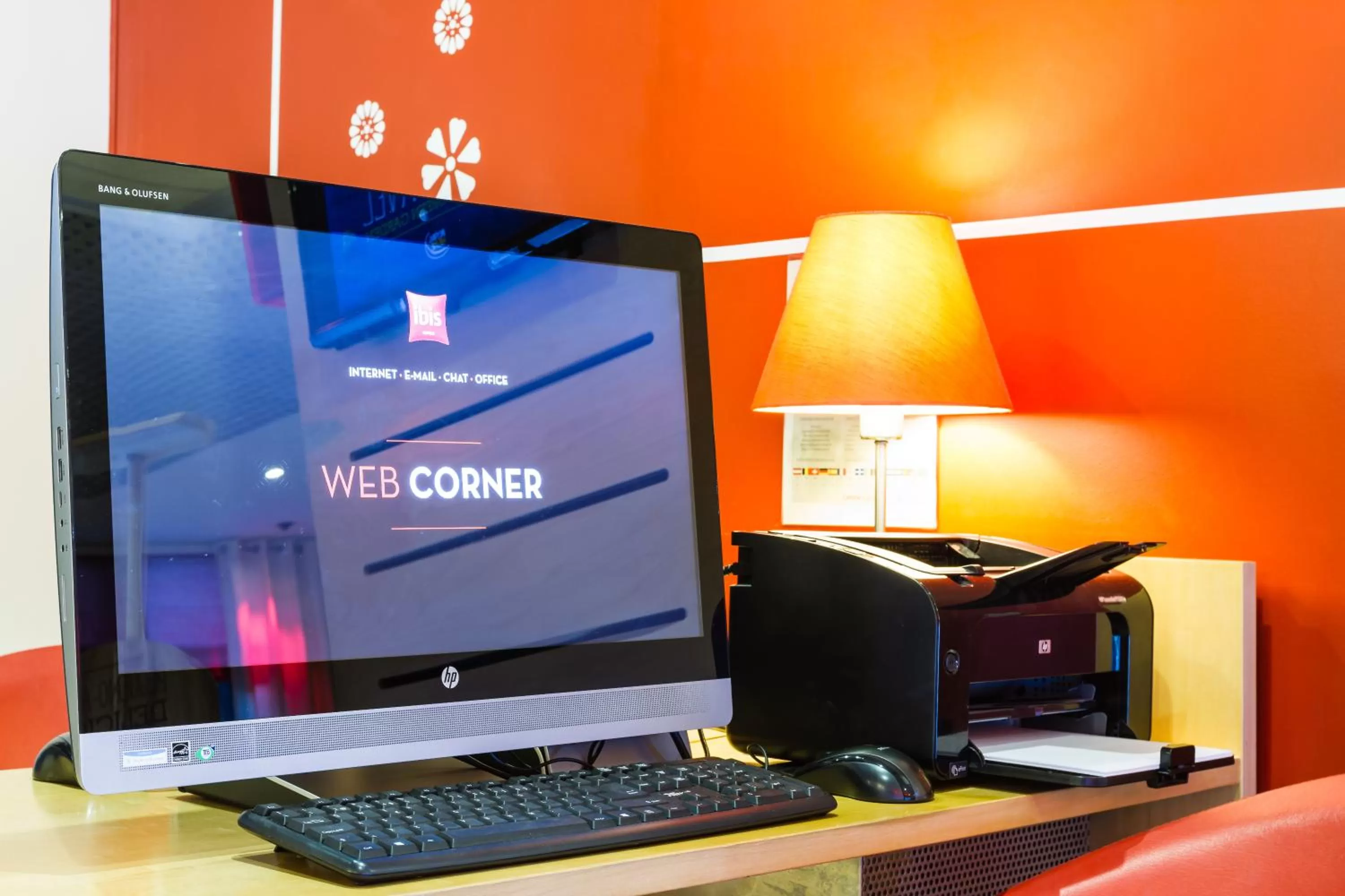 Lounge or bar in ibis Porto Centro São Bento