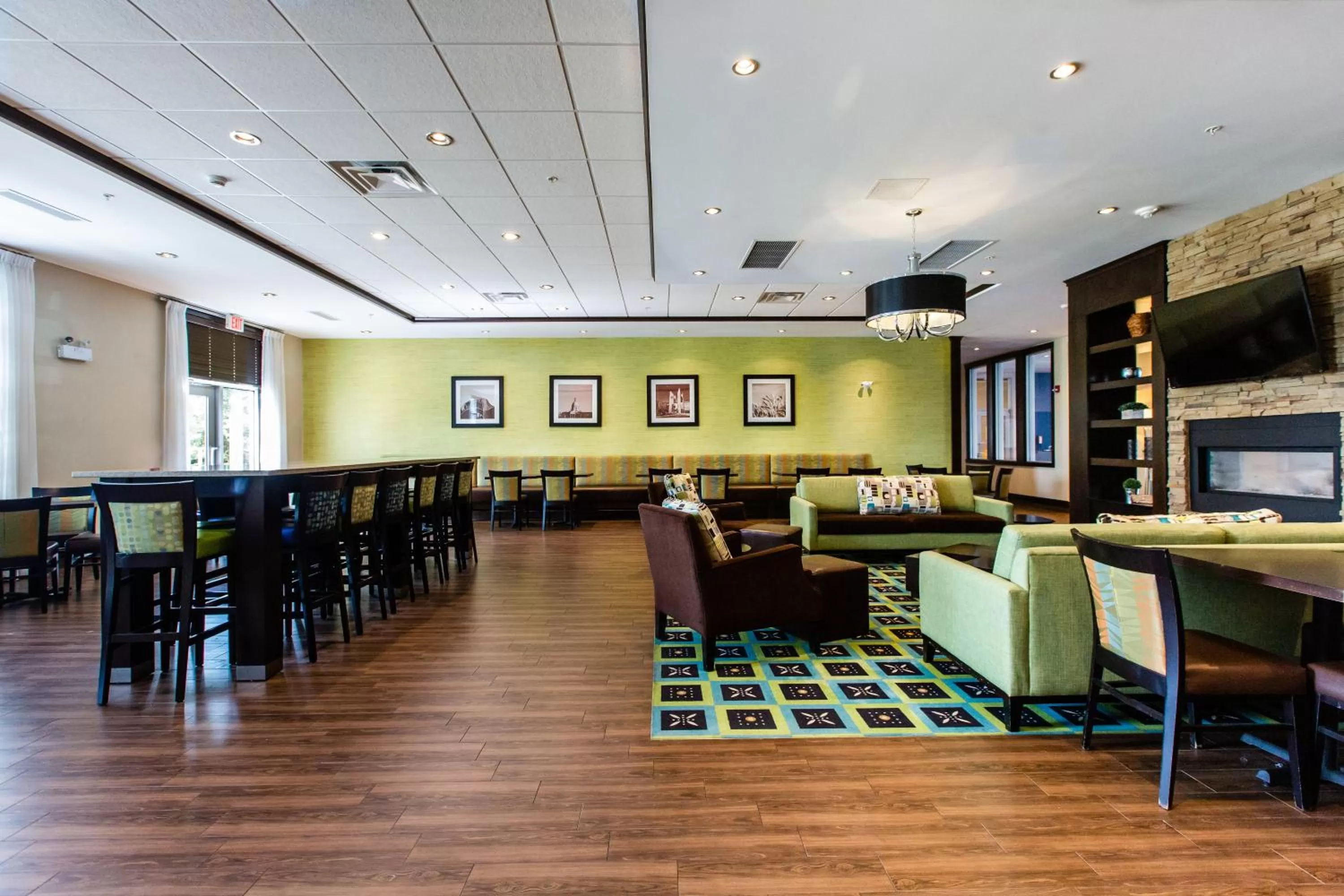 Breakfast in Holiday Inn Express & Suites Spruce Grove - Stony Plain by IHG