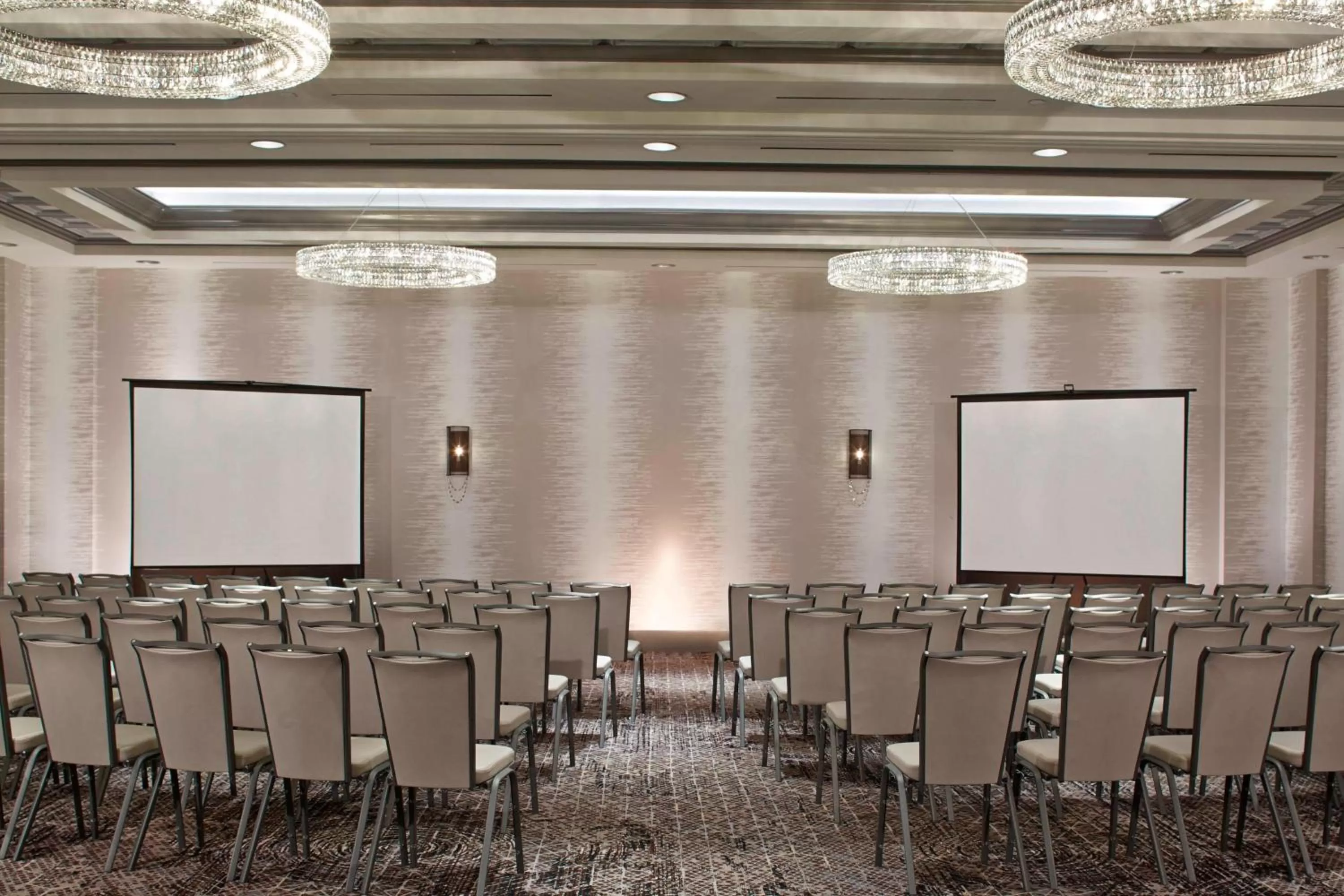 Meeting/conference room in Rochester Airport Marriott