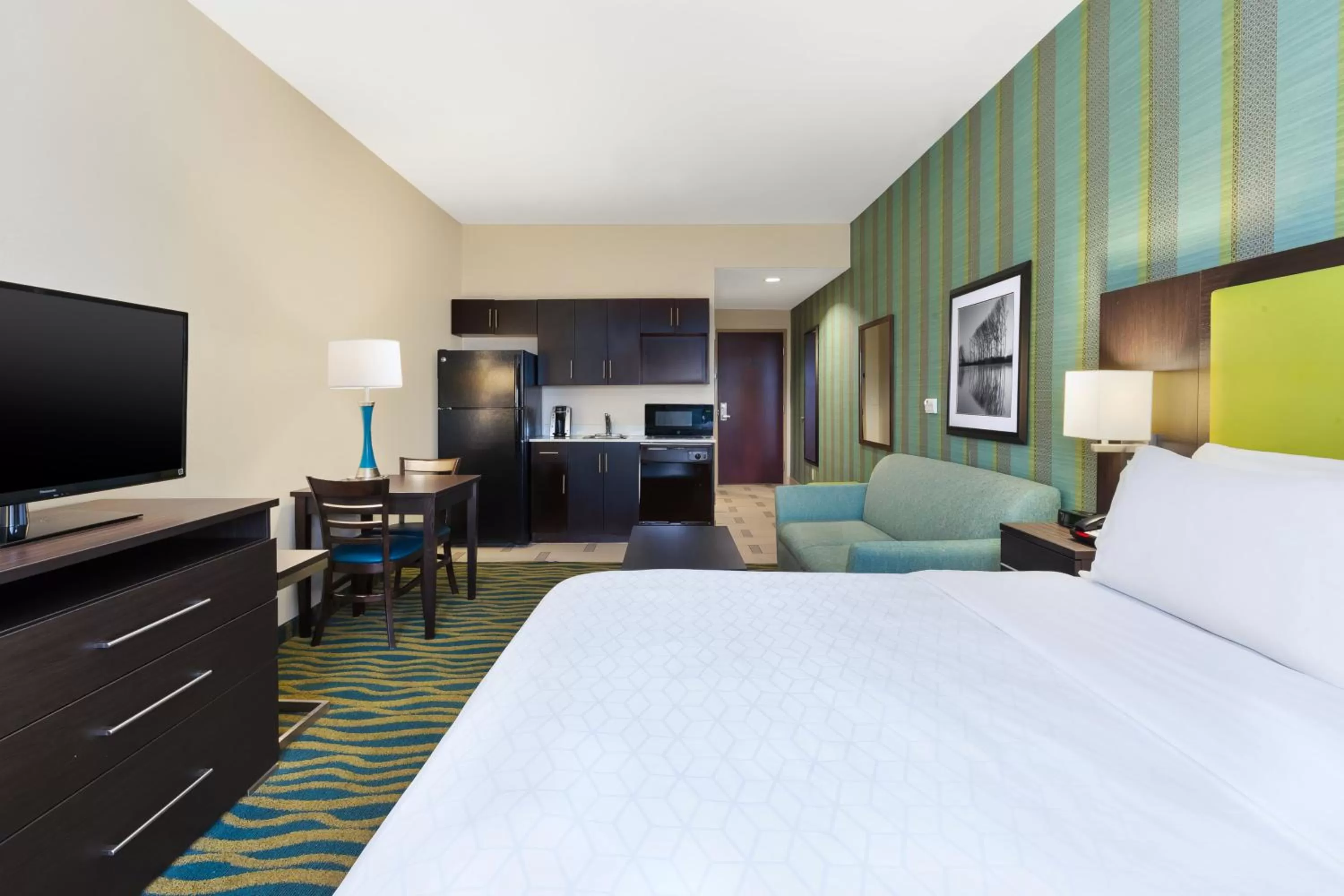 Photo of the whole room, Bed in Holiday Inn Express & Suites Southport - Oak Island Area by IHG